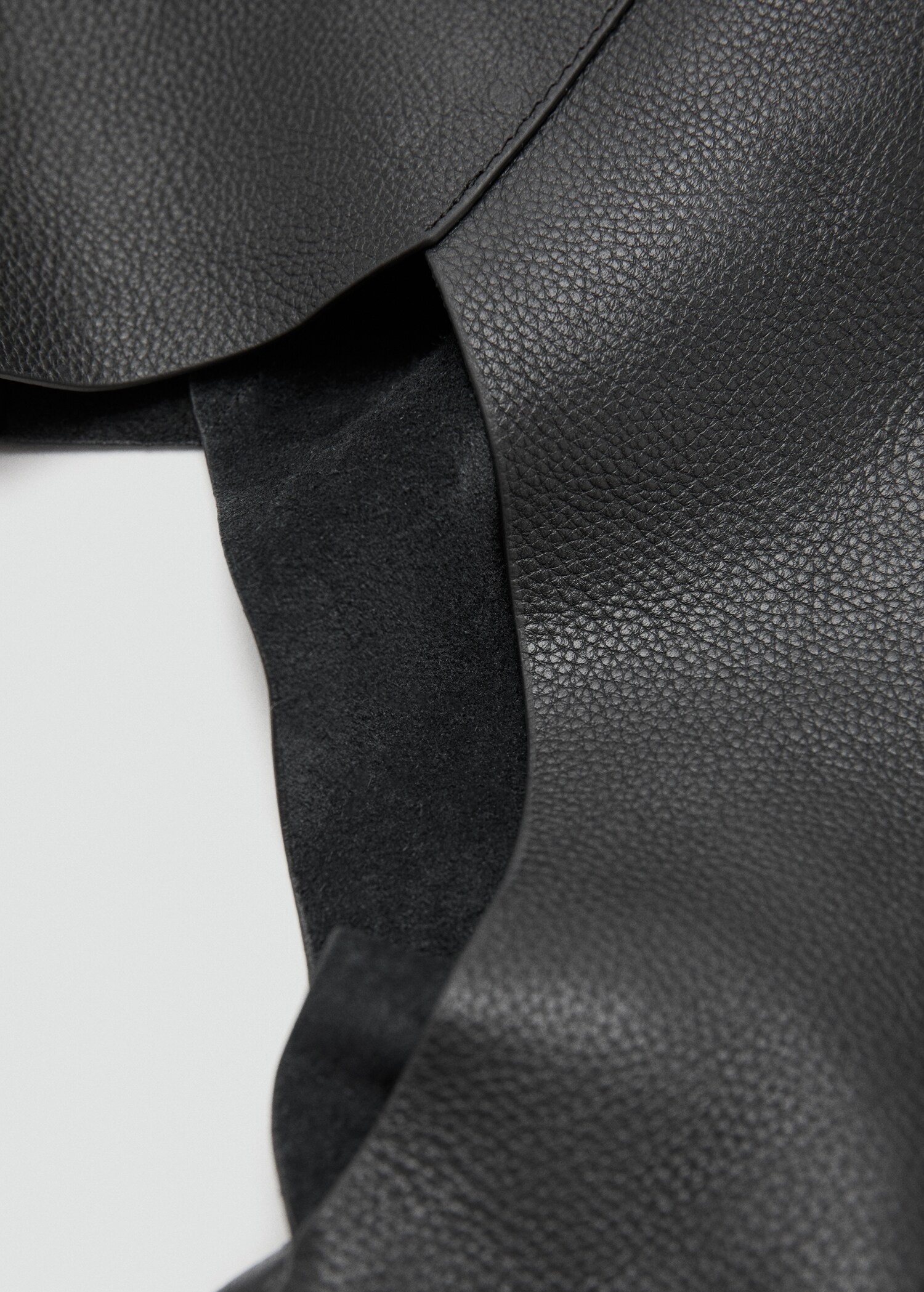 Leather shoulder bag - Details of the article 2