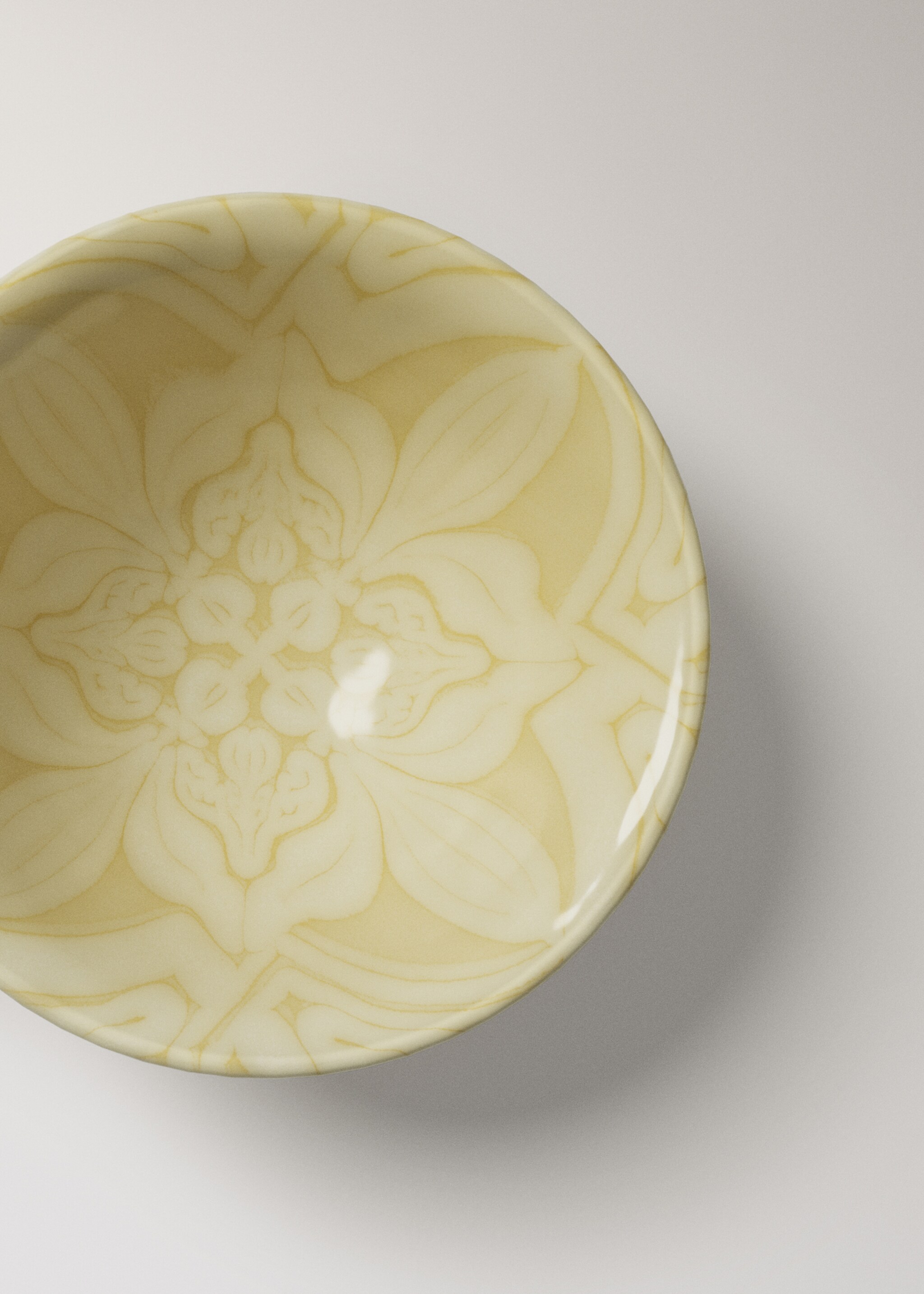 Floral gres bowl - Details of the article 1, Pastel Yellow. Ref: 27071523-00.