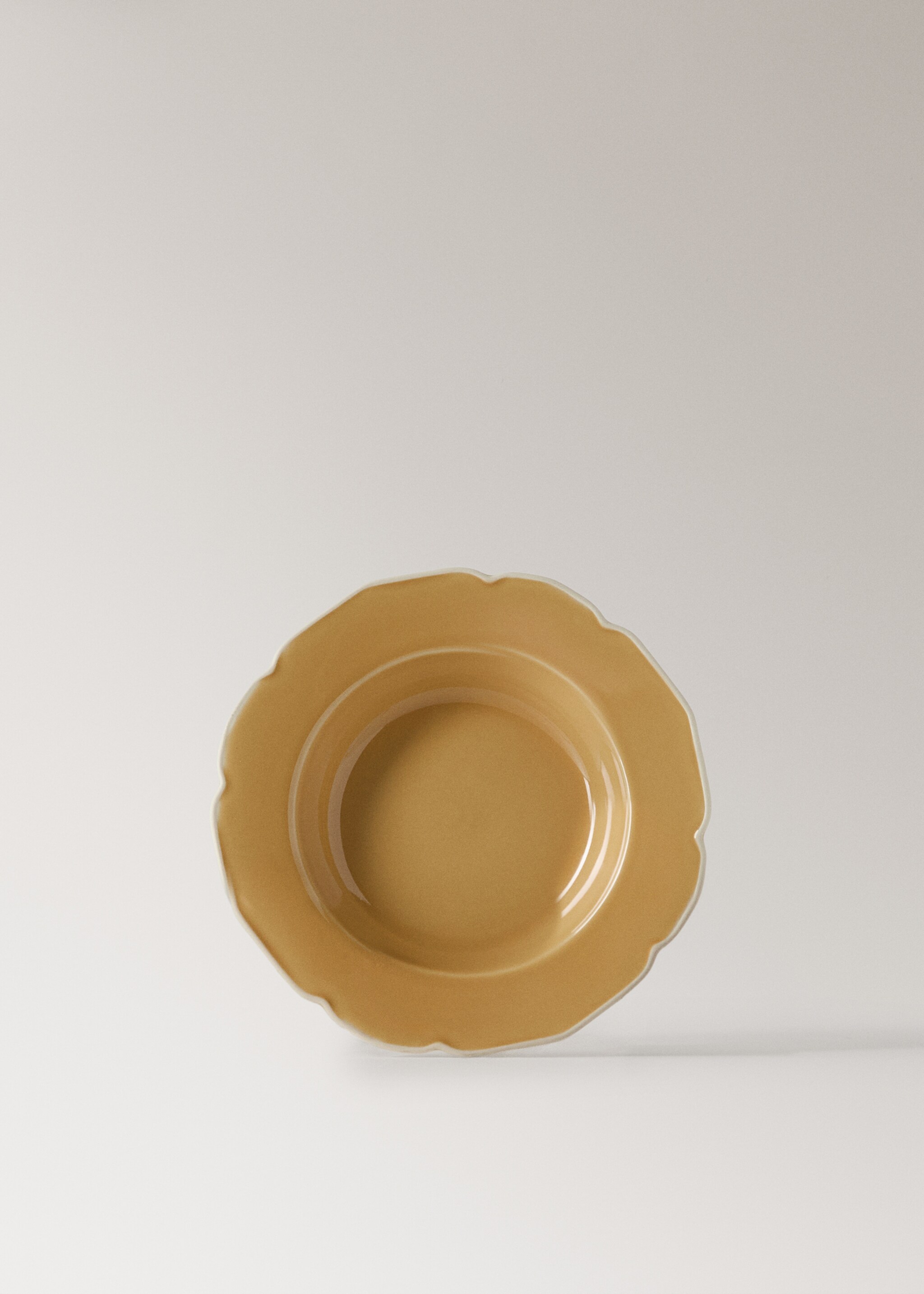 Stoneware deep plate with waves - Article without model, Mustard. Ref: 27071524-00.
