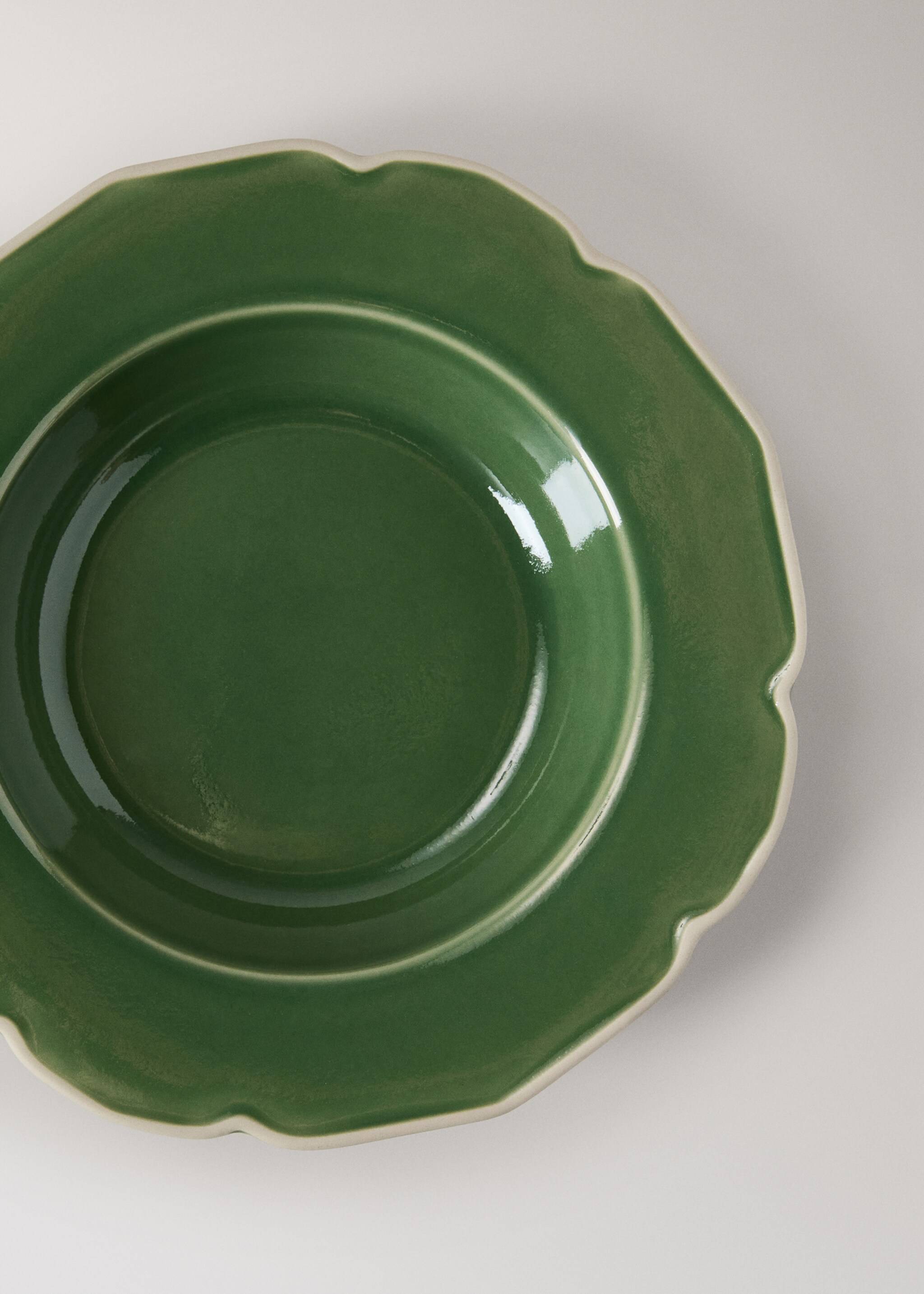 Stoneware deep plate with waves - Details of the article 1, Green. Ref: 27071524-00.