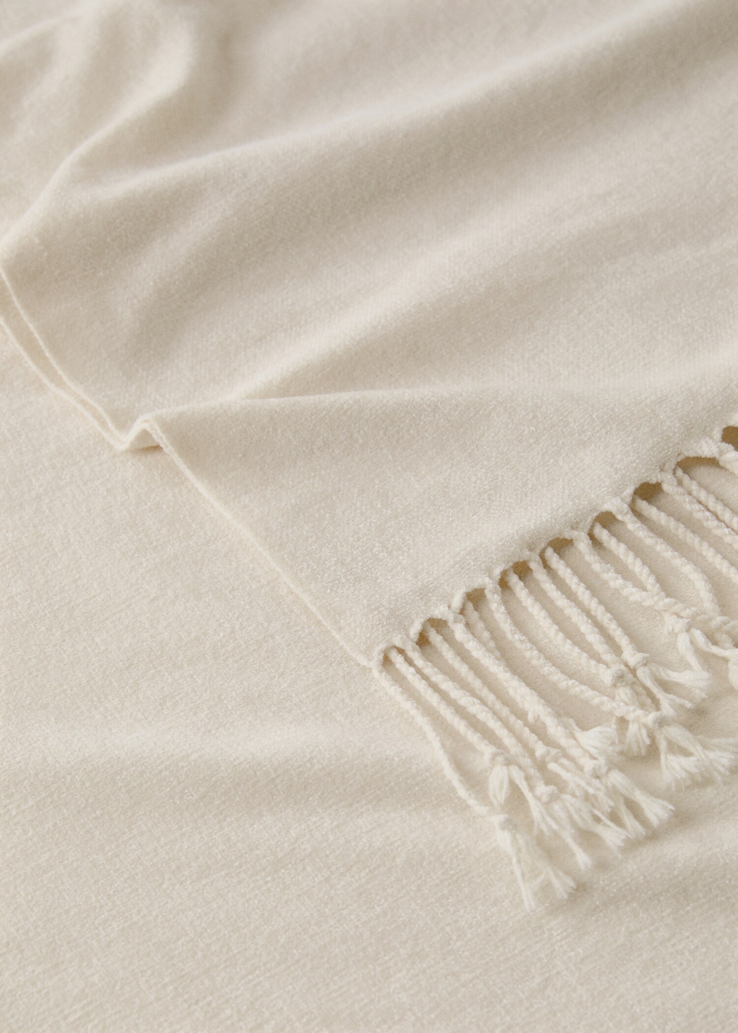 Chenille blanket with fringes - Details of the article 1