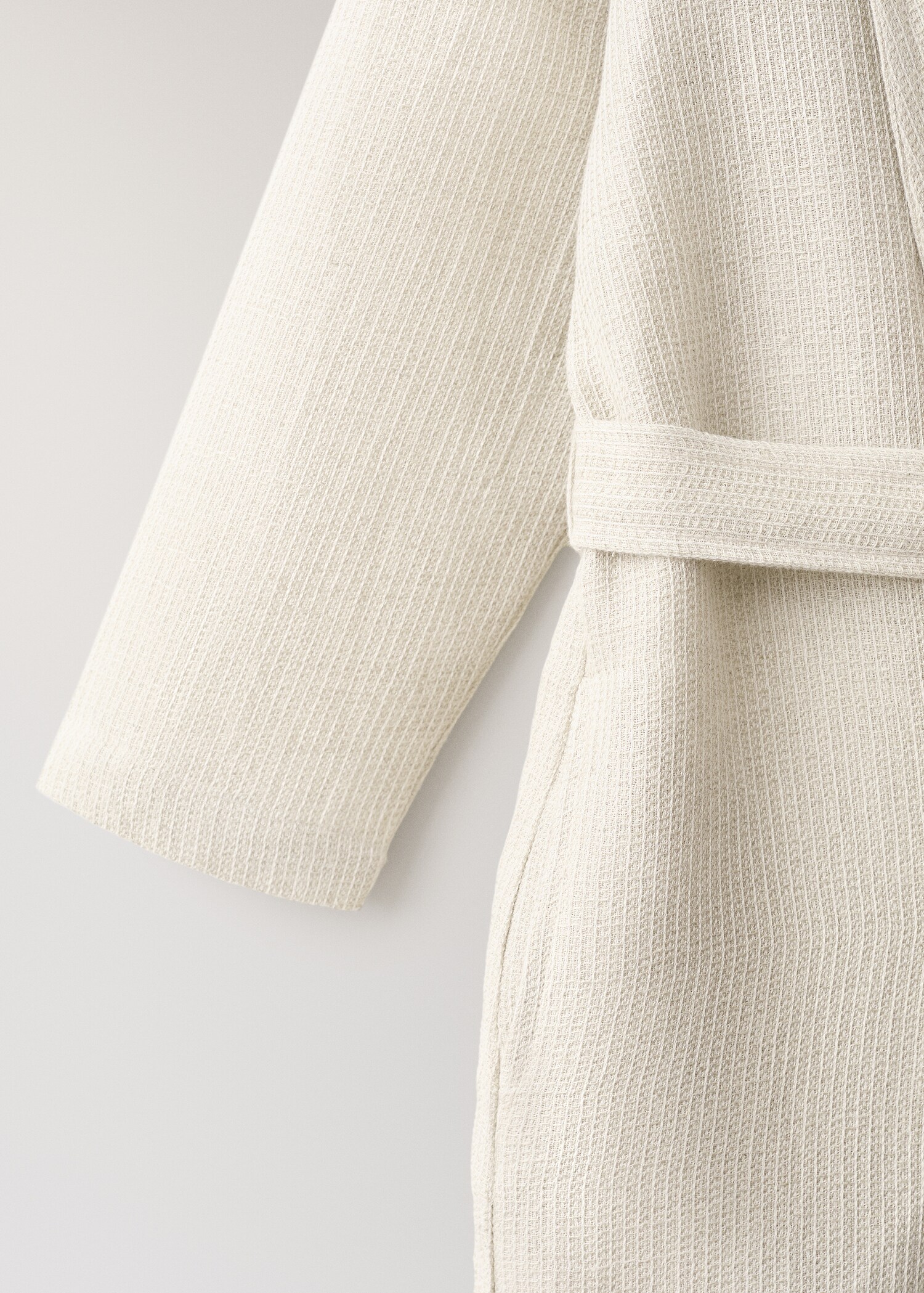 Mini-waffle linen-cotton bathrobe - Details of the article 2