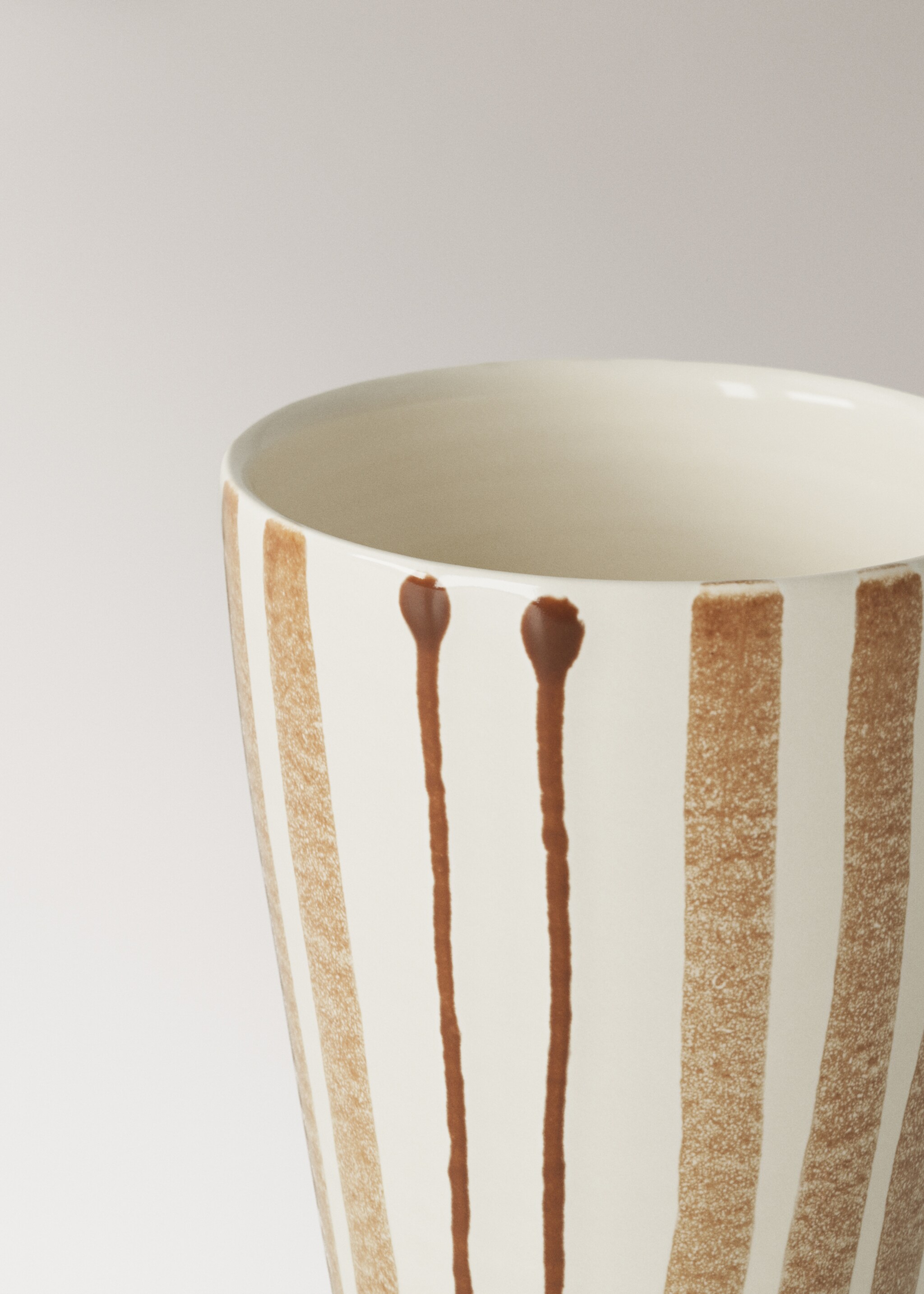 Stoneware tea cup - Details of the article 1, Brown. Ref: 27071527-00.