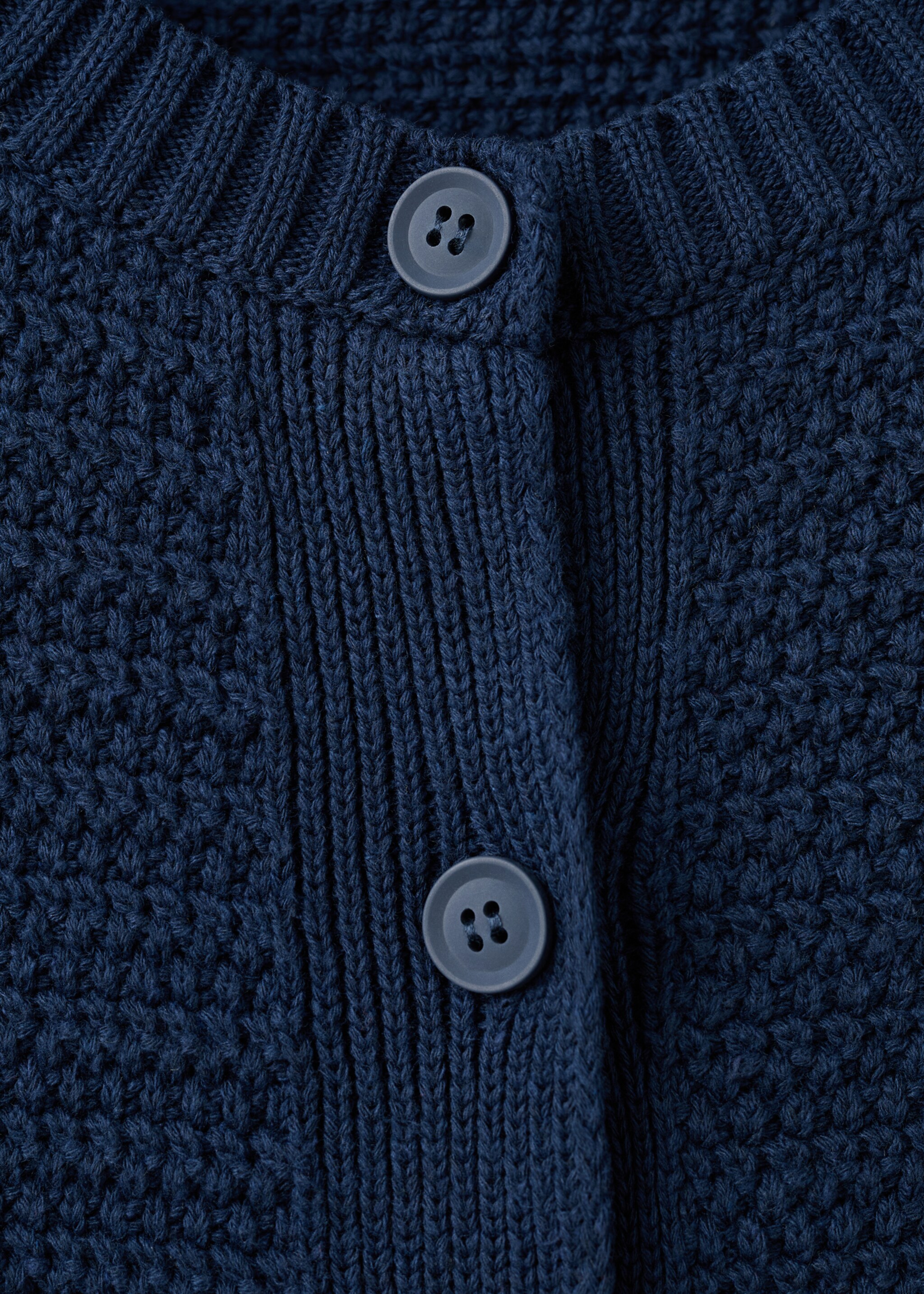 Knitted button cardigan - Details of the article 8, Navy. Ref: 27071536-00.