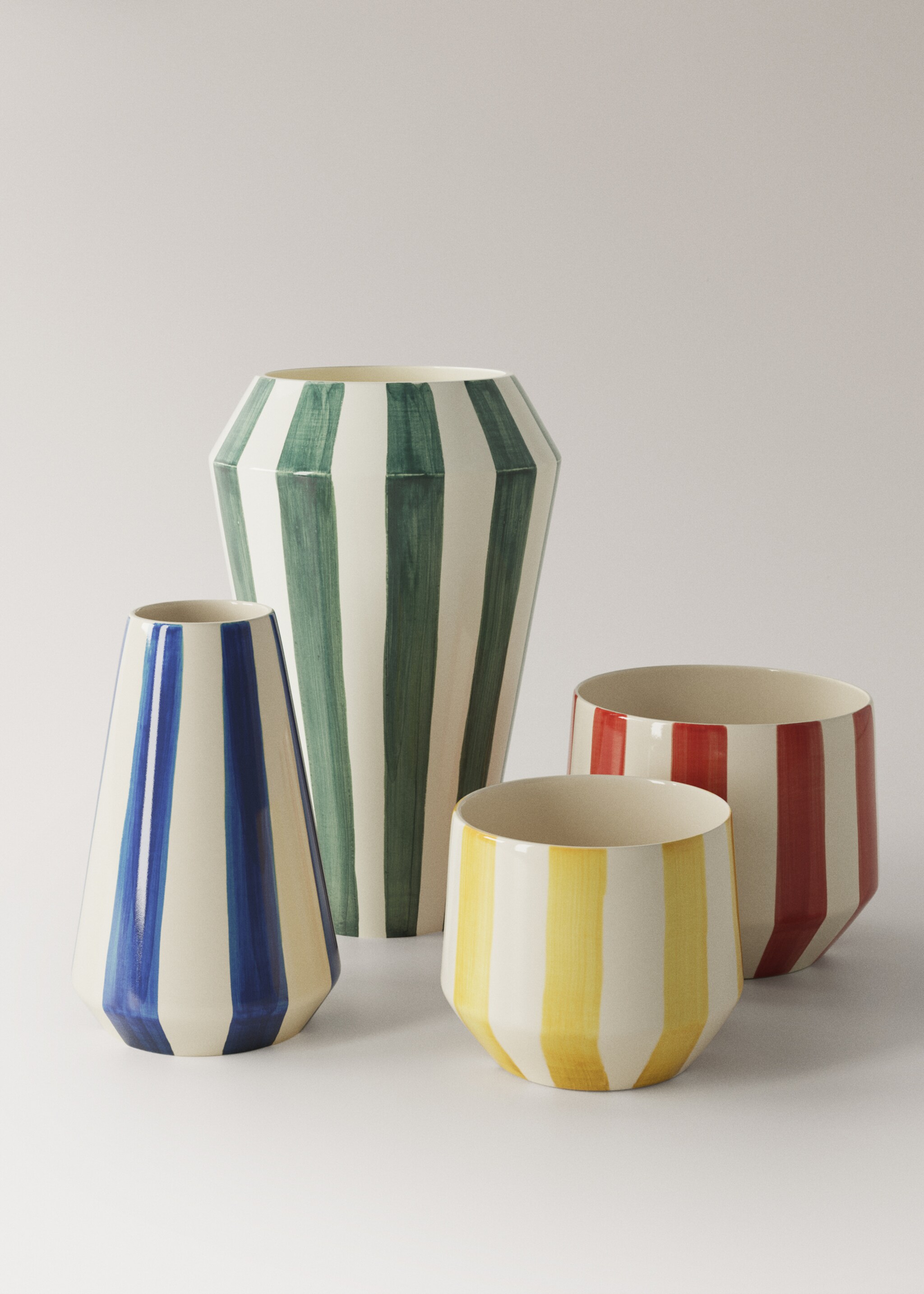 Large hand-painted striped vase - Details of the article 3, Pastel Green. Ref: 27071537-00.