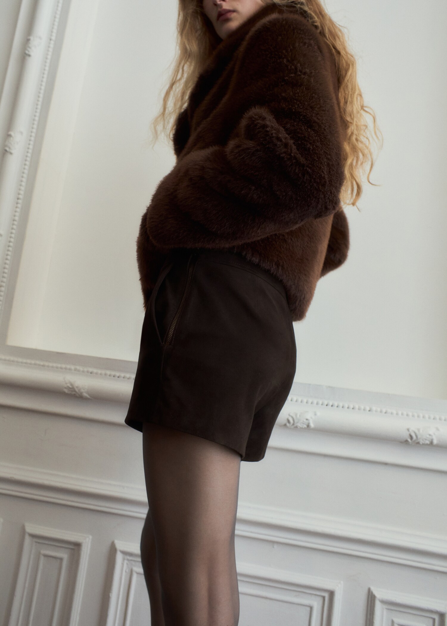 Suede shorts with zip - Reverse of the article