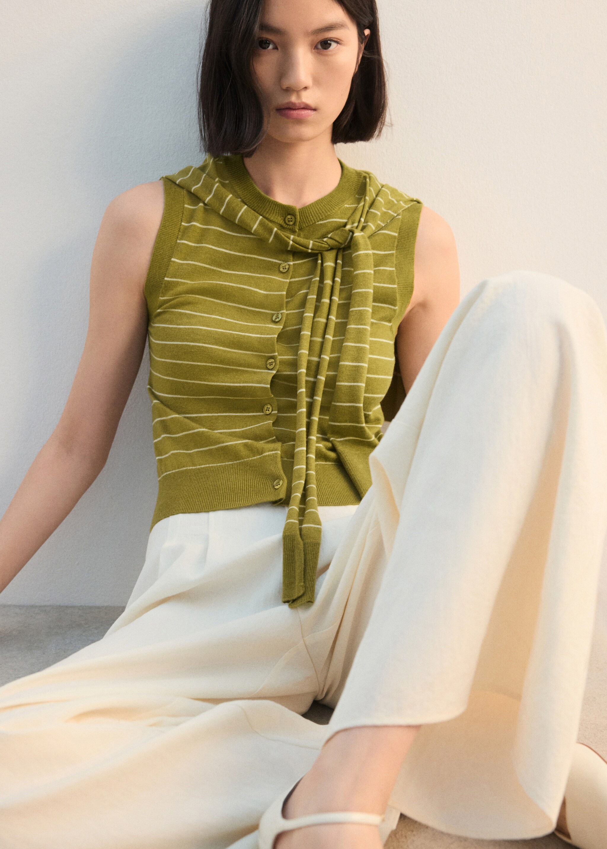 Chaleco combinado jersey - Detalle del artículo 2, Oliva. Ref: 27072540-00.