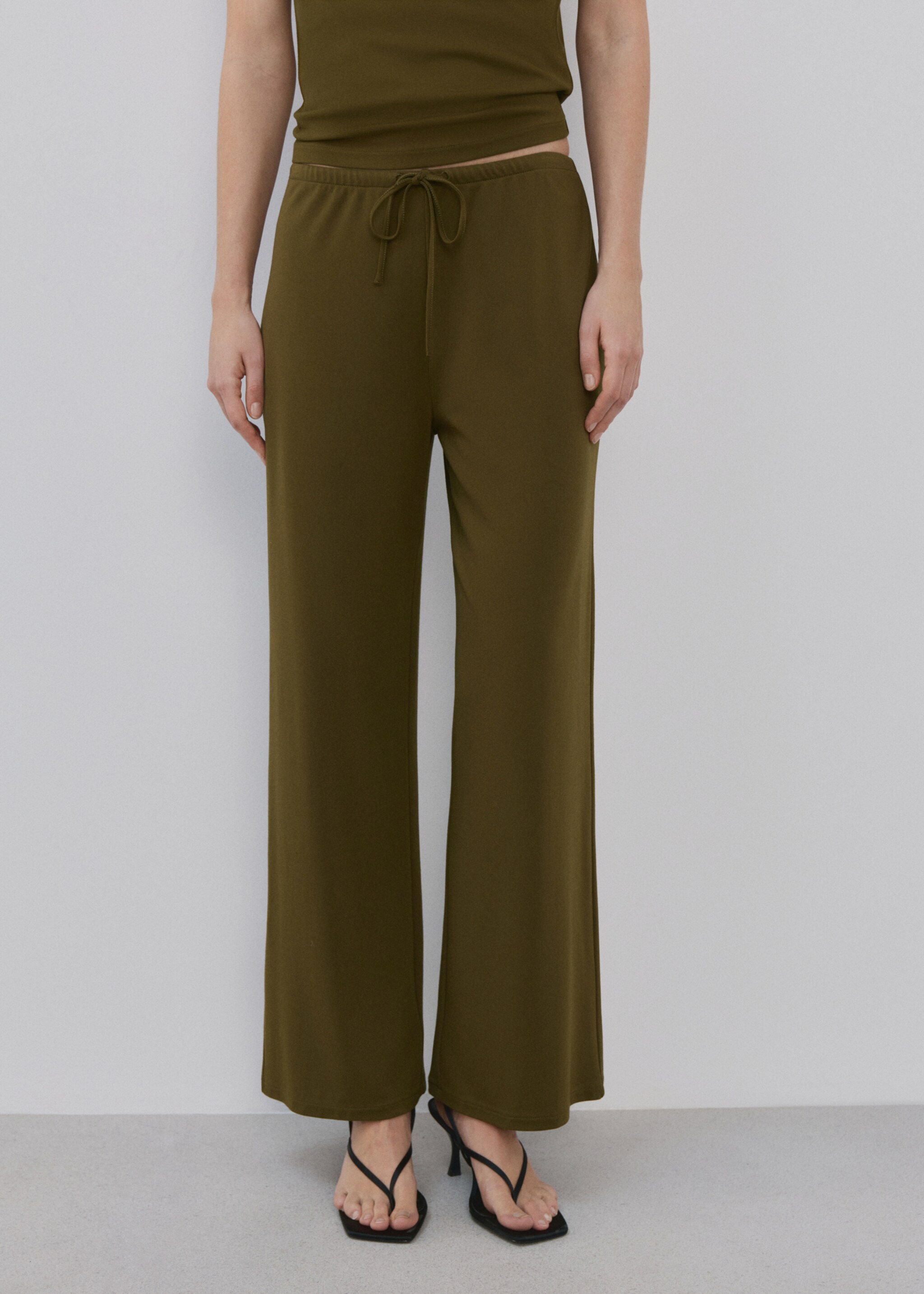 Straight-fit trousers with elastic waist - Medium plane, Khaki. Ref: 27072541-00.