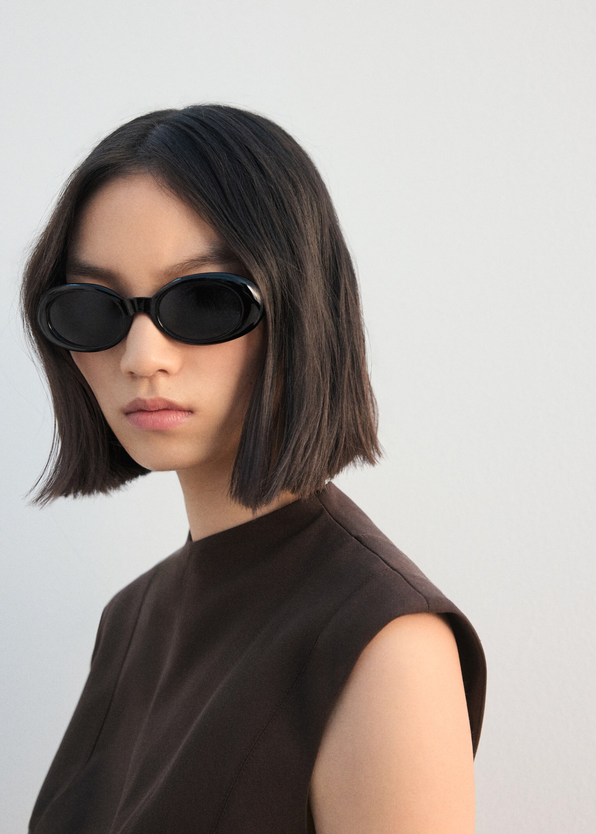 Top ajusté à larges bretelles - Détail de l'article 1, Chocolat. Ref: 27072543-00.