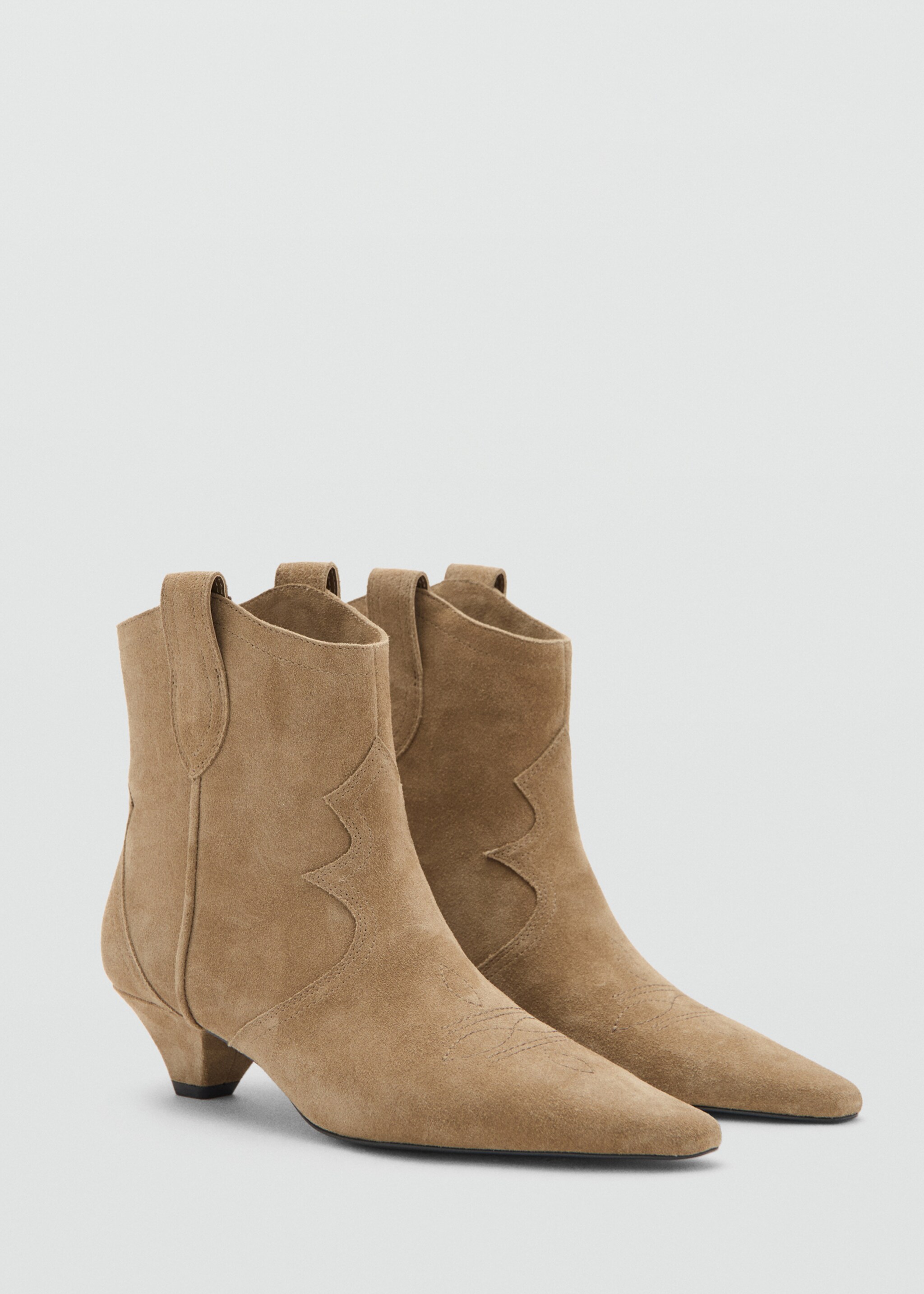 Suede ankle boot with kitten heel - Medium plane, Sand. Ref: 27072547-00.