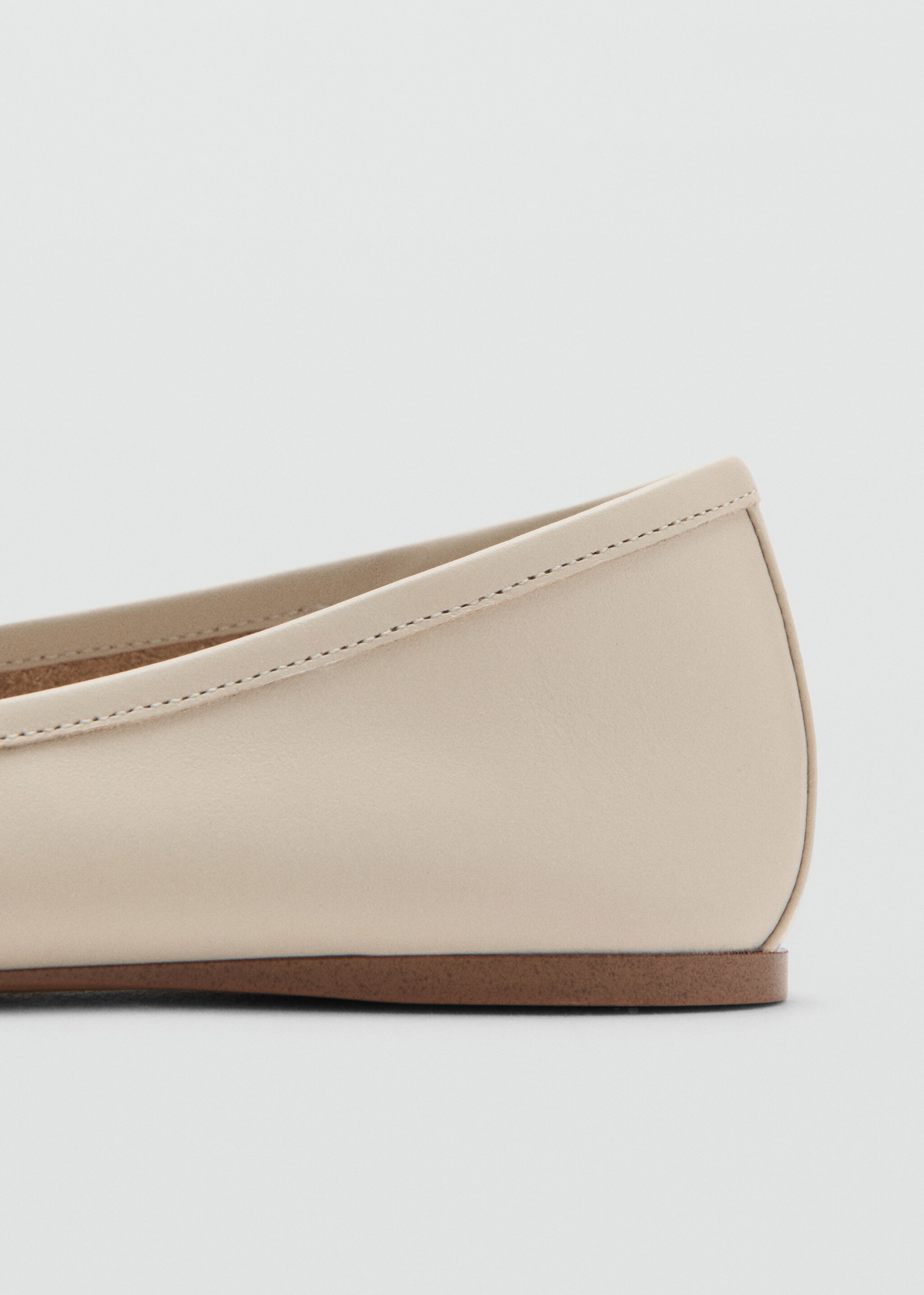 Leather ballet flats with bow - Details of the article 1, White. Ref: 27072552-00.