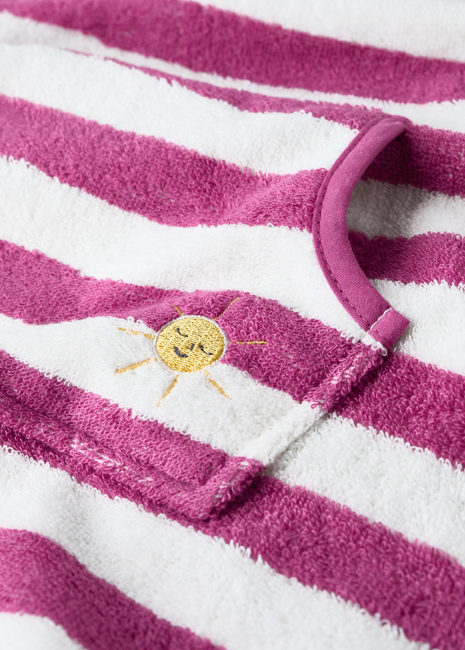 Striped poncho towel - Details of the article 1