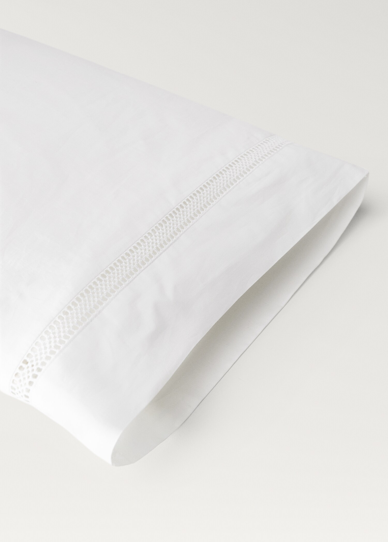 Cotton percale pillowcase with lace insert 45x110 cm - Details of the article 2