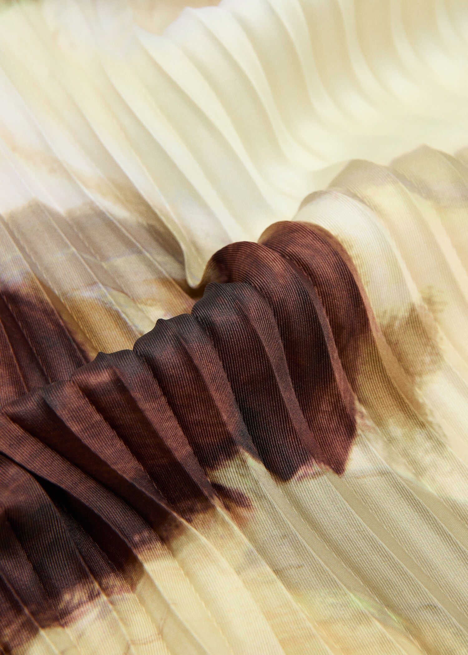 Gemustertes Plissee-Tuch - Mittlere Ansicht