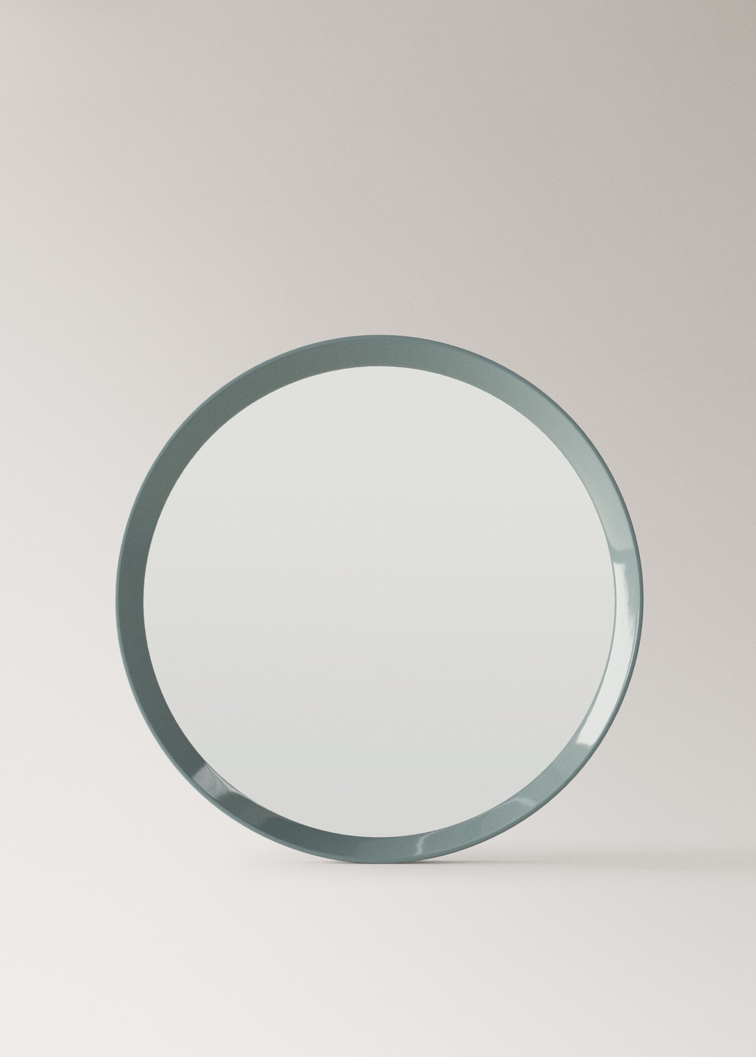 Round wood mirror - Article without model