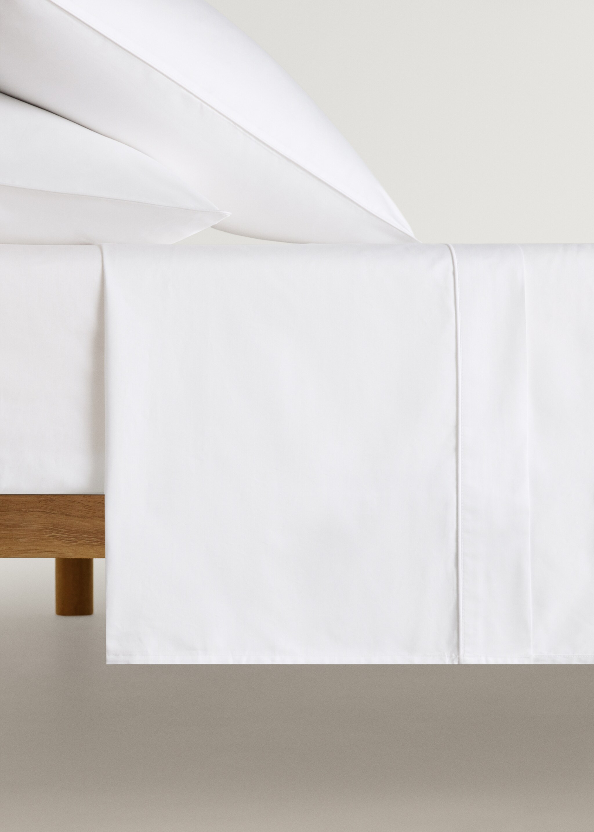 600-thread satin cotton top sheet with trim for 200 cm bed - Article without model, White. Ref: 27072904-00.