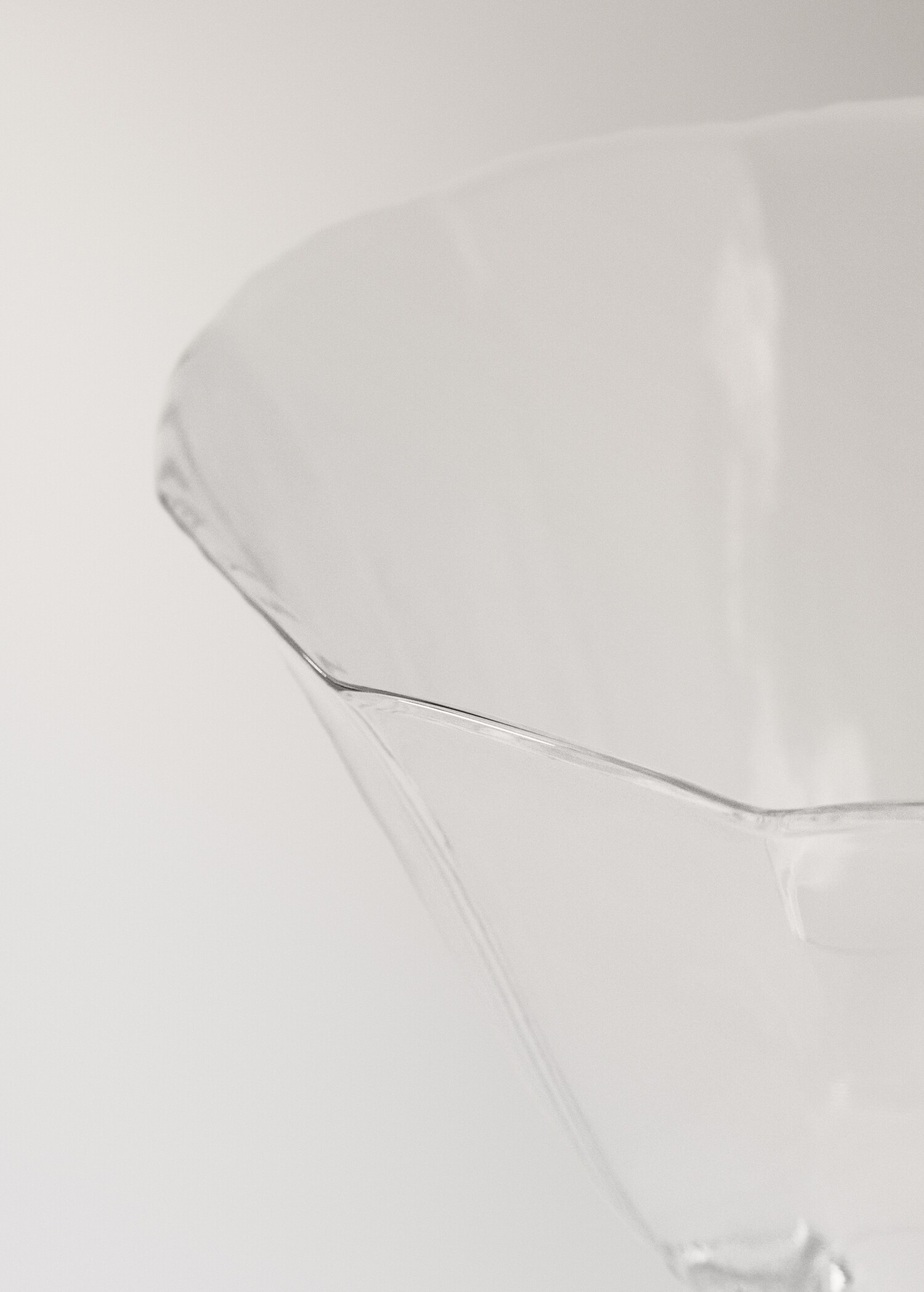 Weinglas aus Borosilikat im Wellenform-Design - Detail des Artikels 2