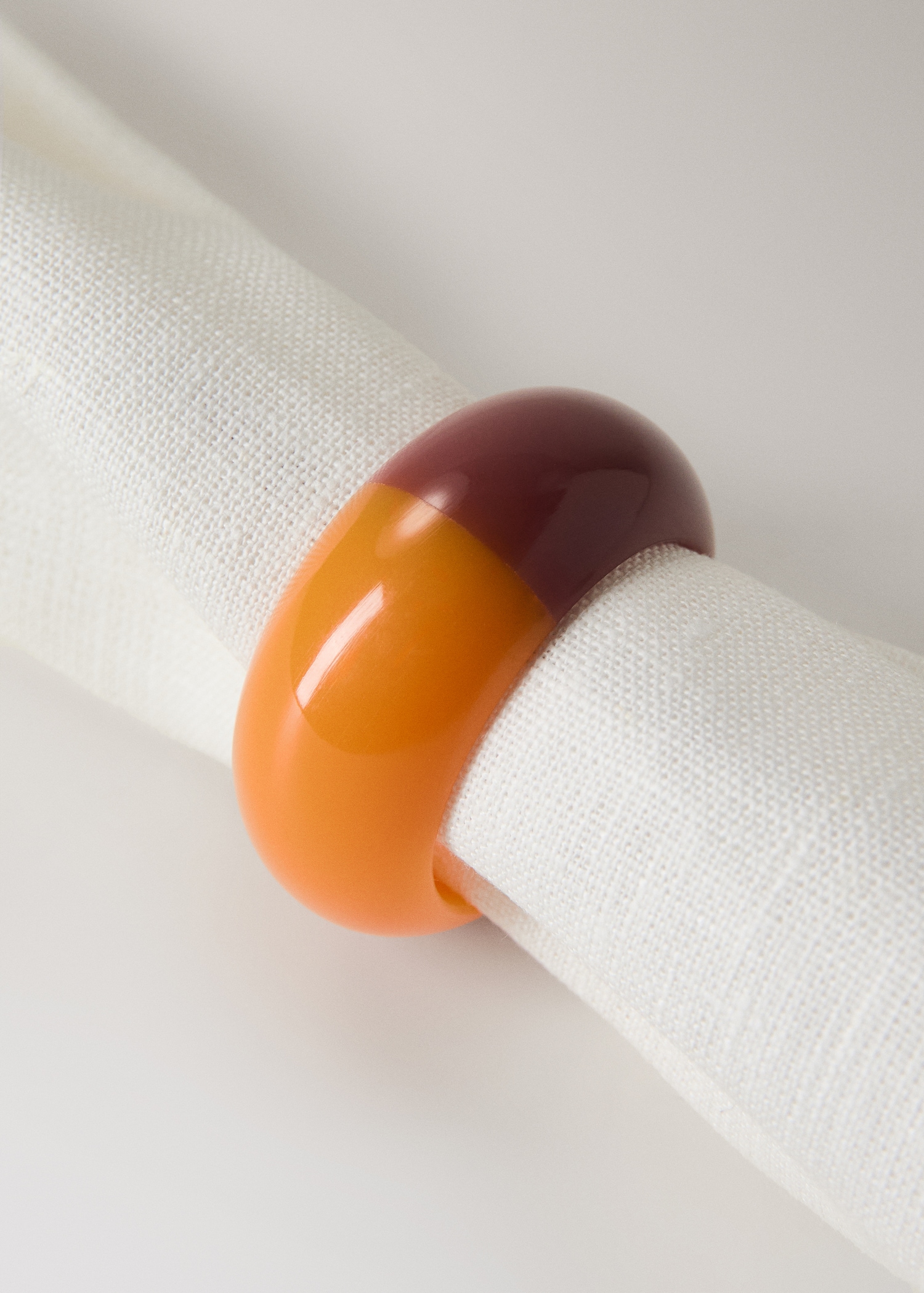 Bicolor resin napkin holders - Details of the article 2