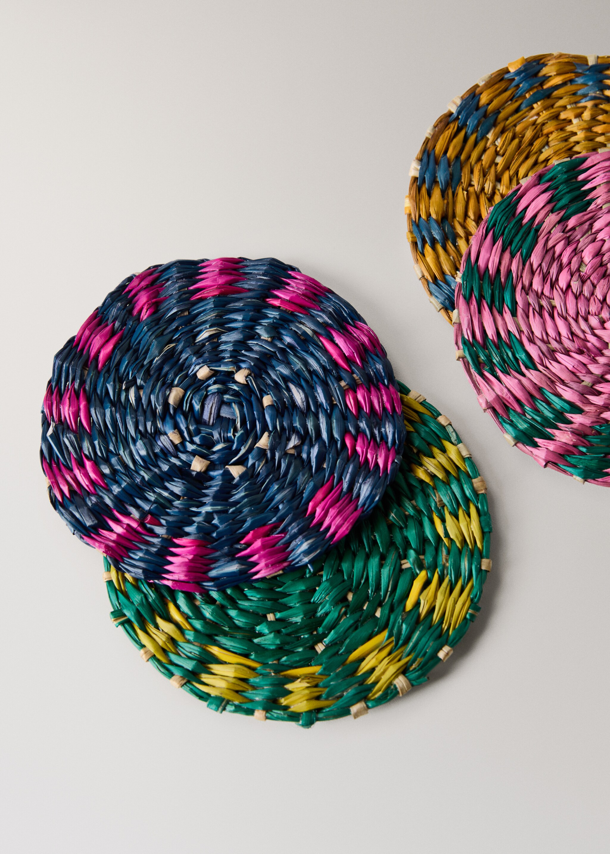 Colored seagrass coasters - Details of the article 2, Fuchsia. Ref: 27072914-00.
