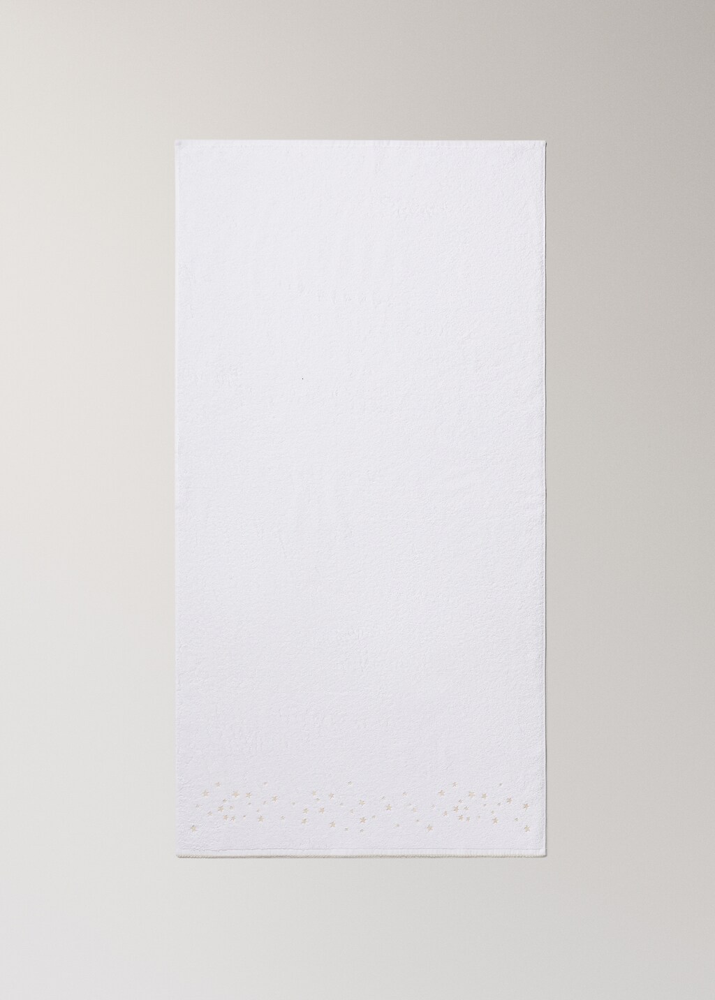 Children's bath towel with embroidered stars