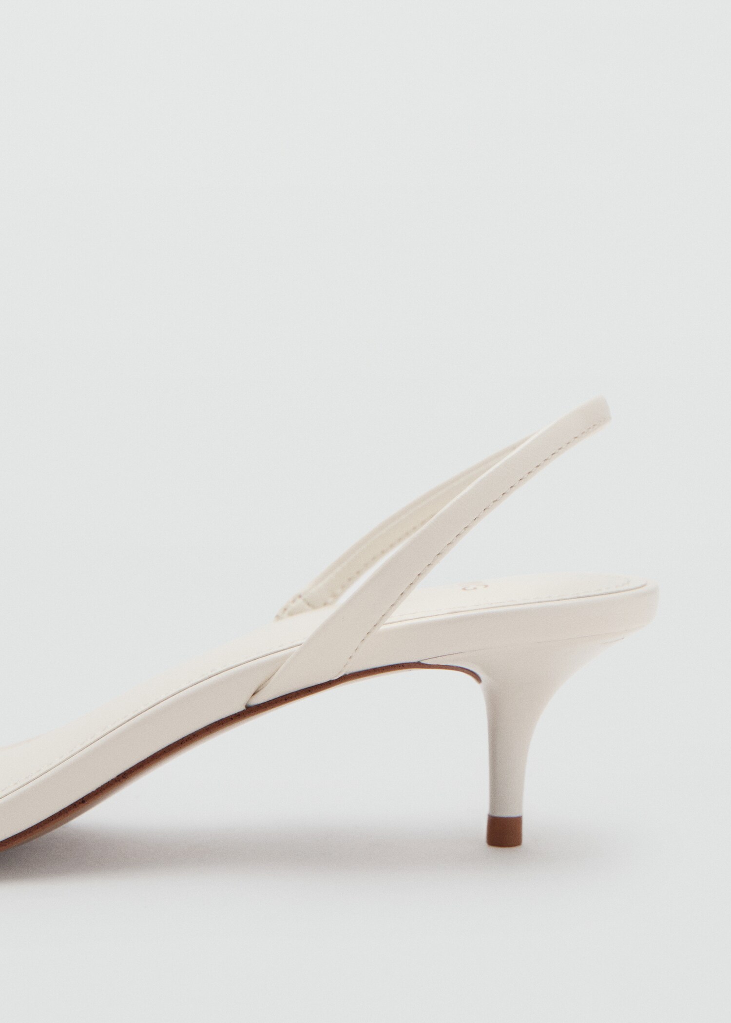 Kitten-heel sandals with strap - Details of the article 1