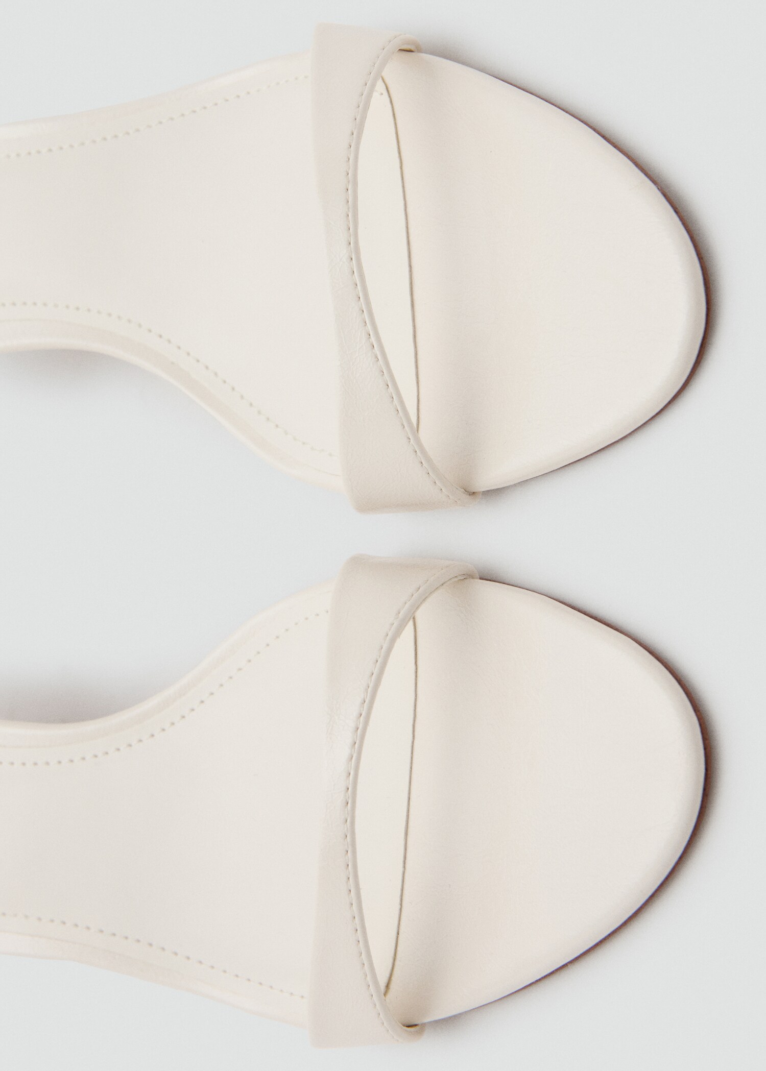 Kitten-heel sandals with strap - Details of the article 2