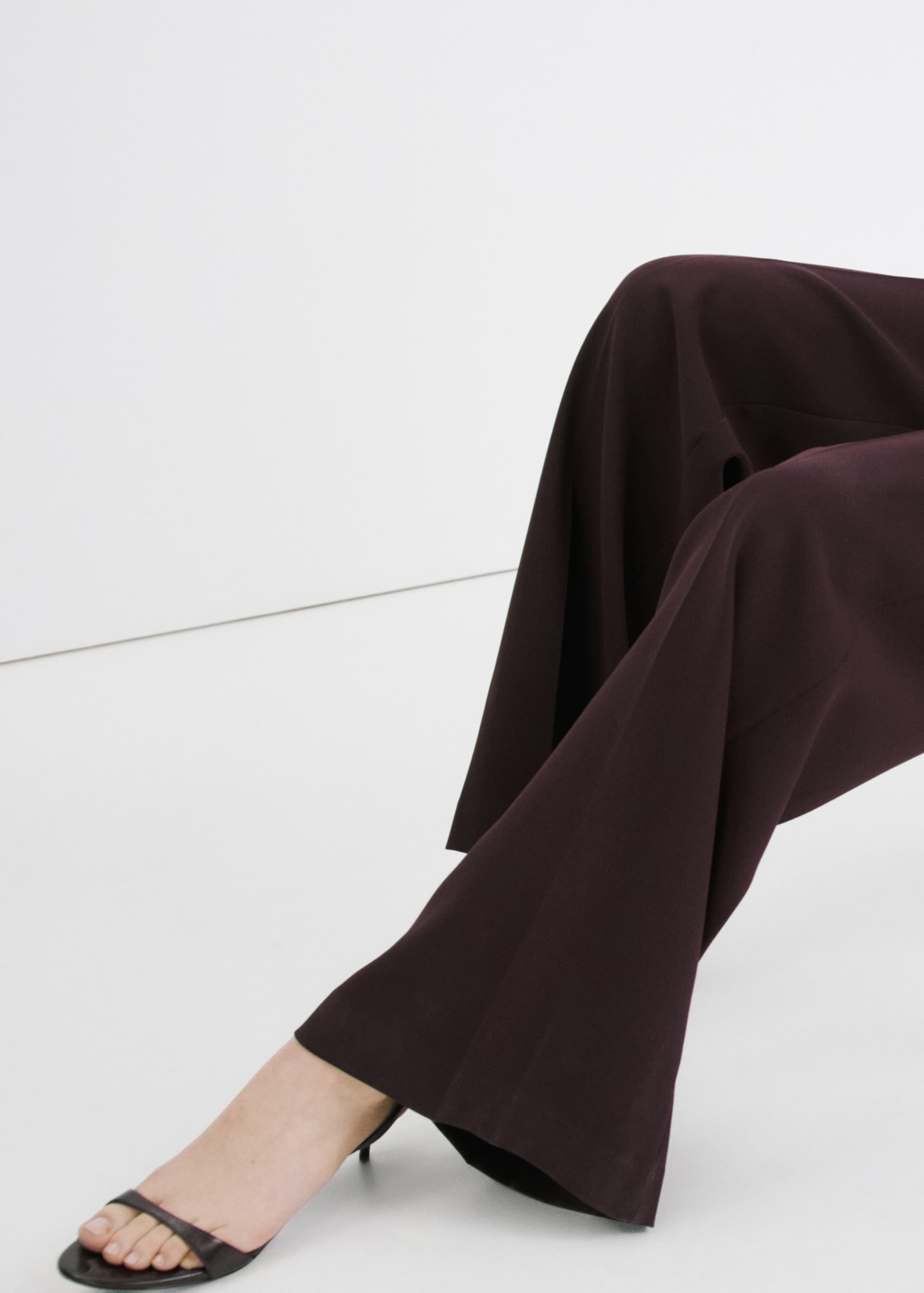 صندل بكعب صغير وحزام - تفاصيل المنتج 9, شوكولاتة. Ref: 27072932-00.