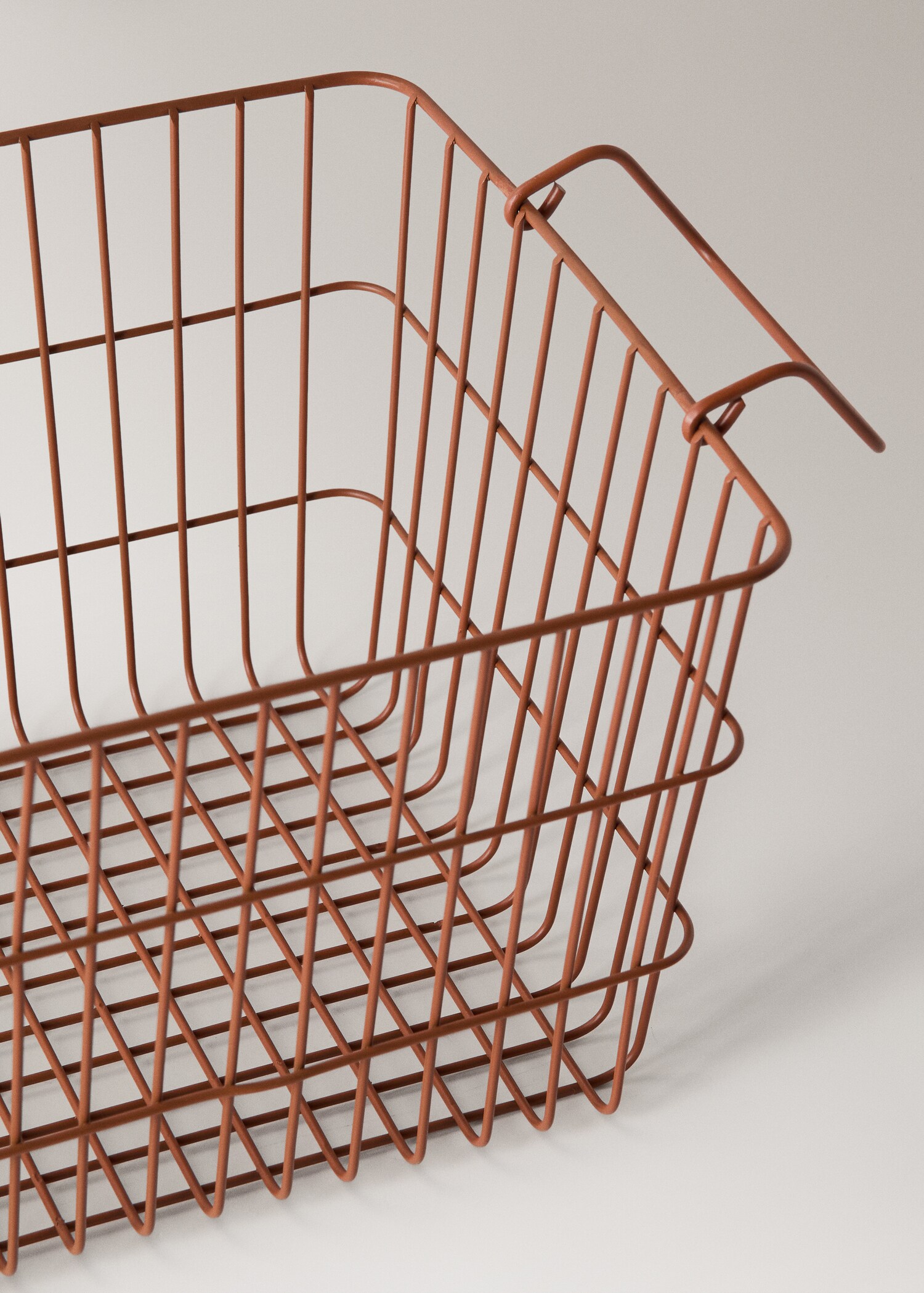 Large metal basket with handles - Details of the article 2