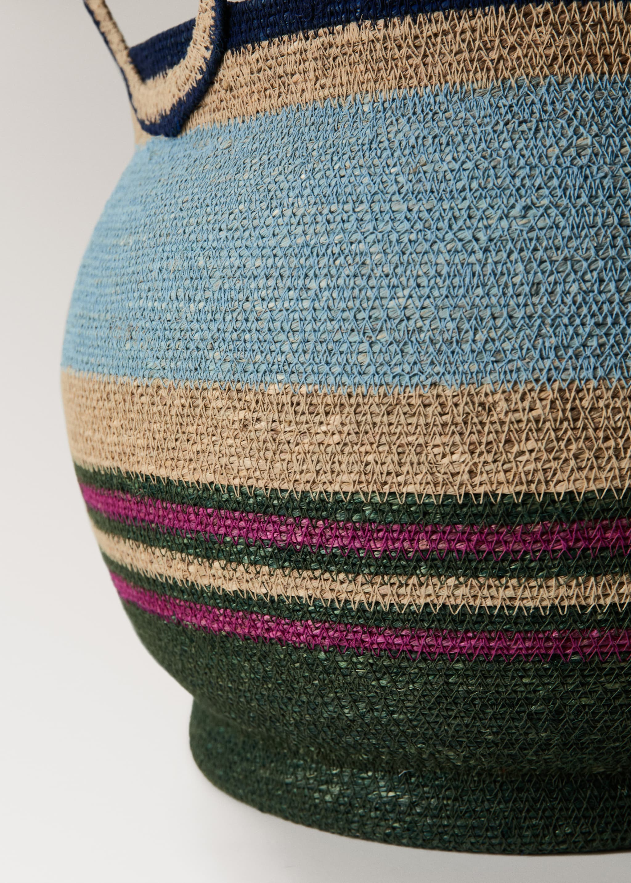 Μεγάλο στρογγυλό καλάθι με ρίγες και λαβές - Λεπτομέρεια του προϊόντος 2, Πράσινο Παστέλ. Ref: 27073272-00.