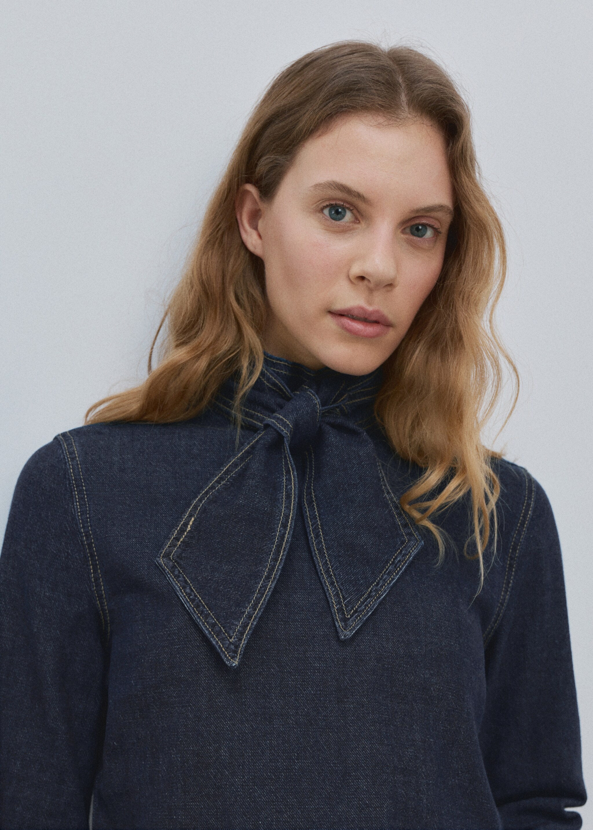 Camisa denim cierre lazo - Detalle del artículo 1, Azul oscuro. Ref: 27073297-00.