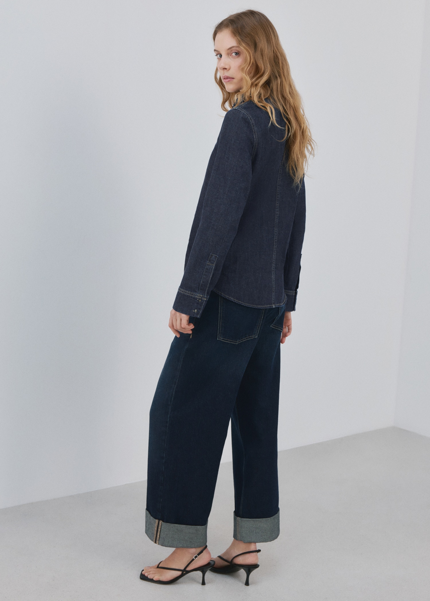 Camisa denim cierre lazo - Reverso del artículo