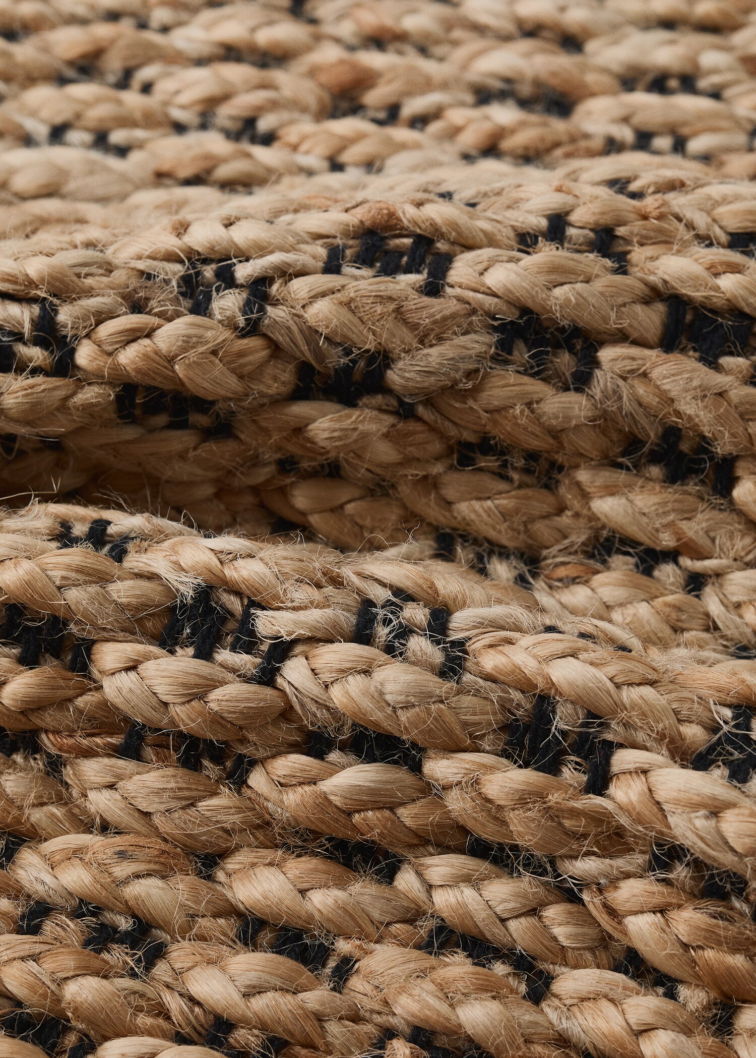 Bicolour braided jute rug - Details of the article 1