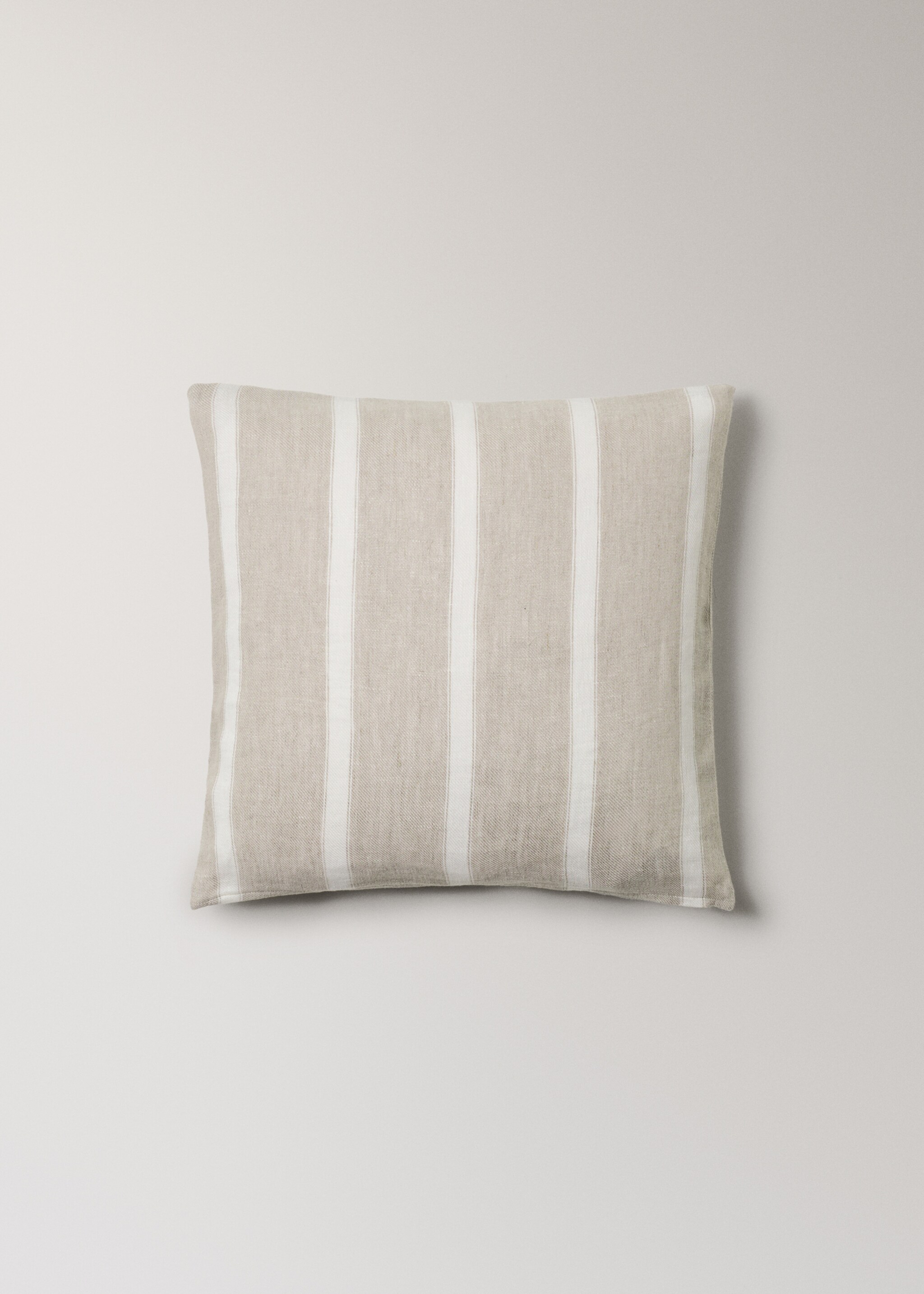 Kissenbezug aus Leinen mit Streifen und Reißverschlussdetail, 50 x 50 cm - Artikel ohne Model, Sandfarben. Ref: 27073304-00.