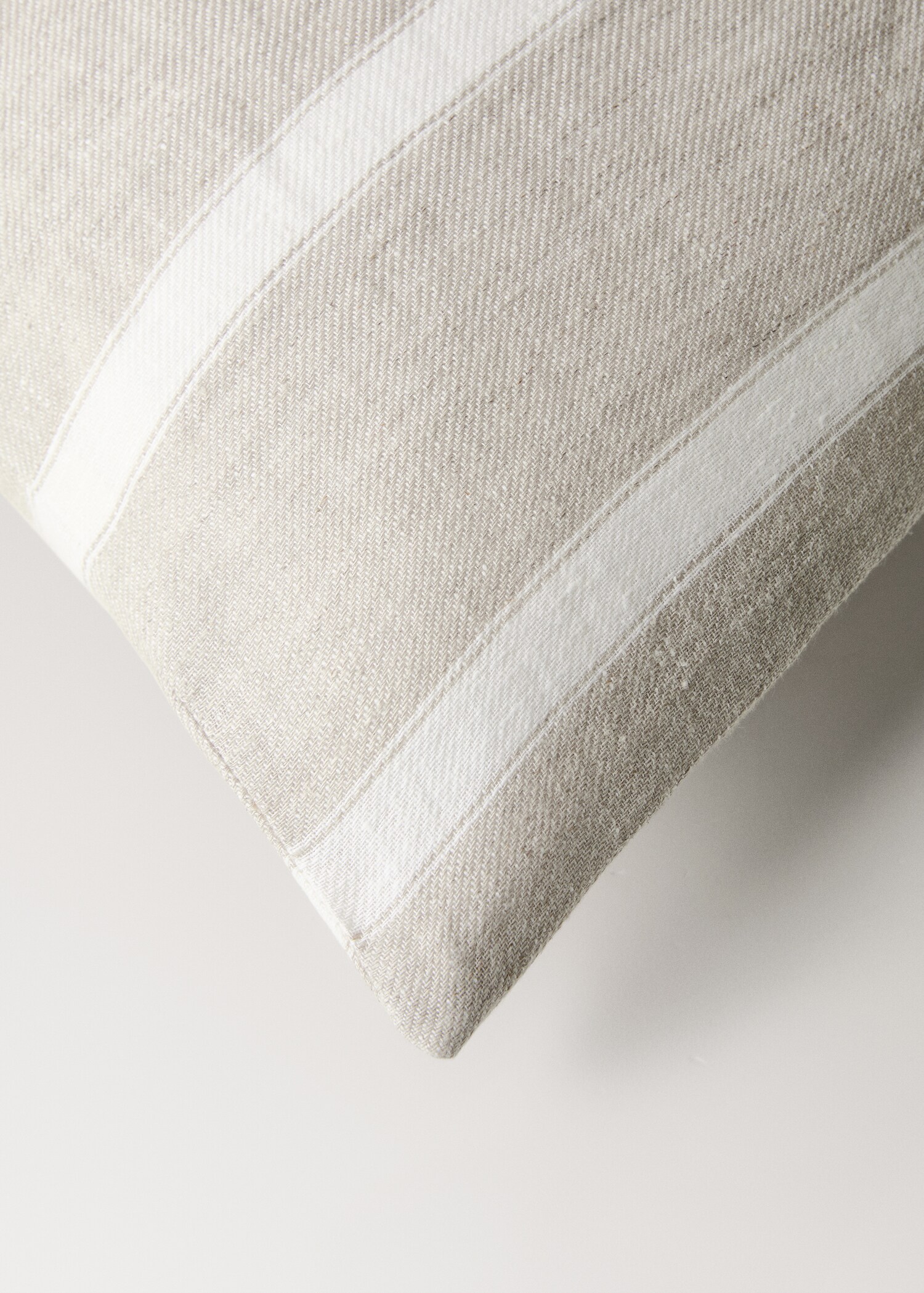Kissenbezug aus Leinen mit Streifen und Reißverschlussdetail, 50 x 50 cm - Detail des Artikels 1