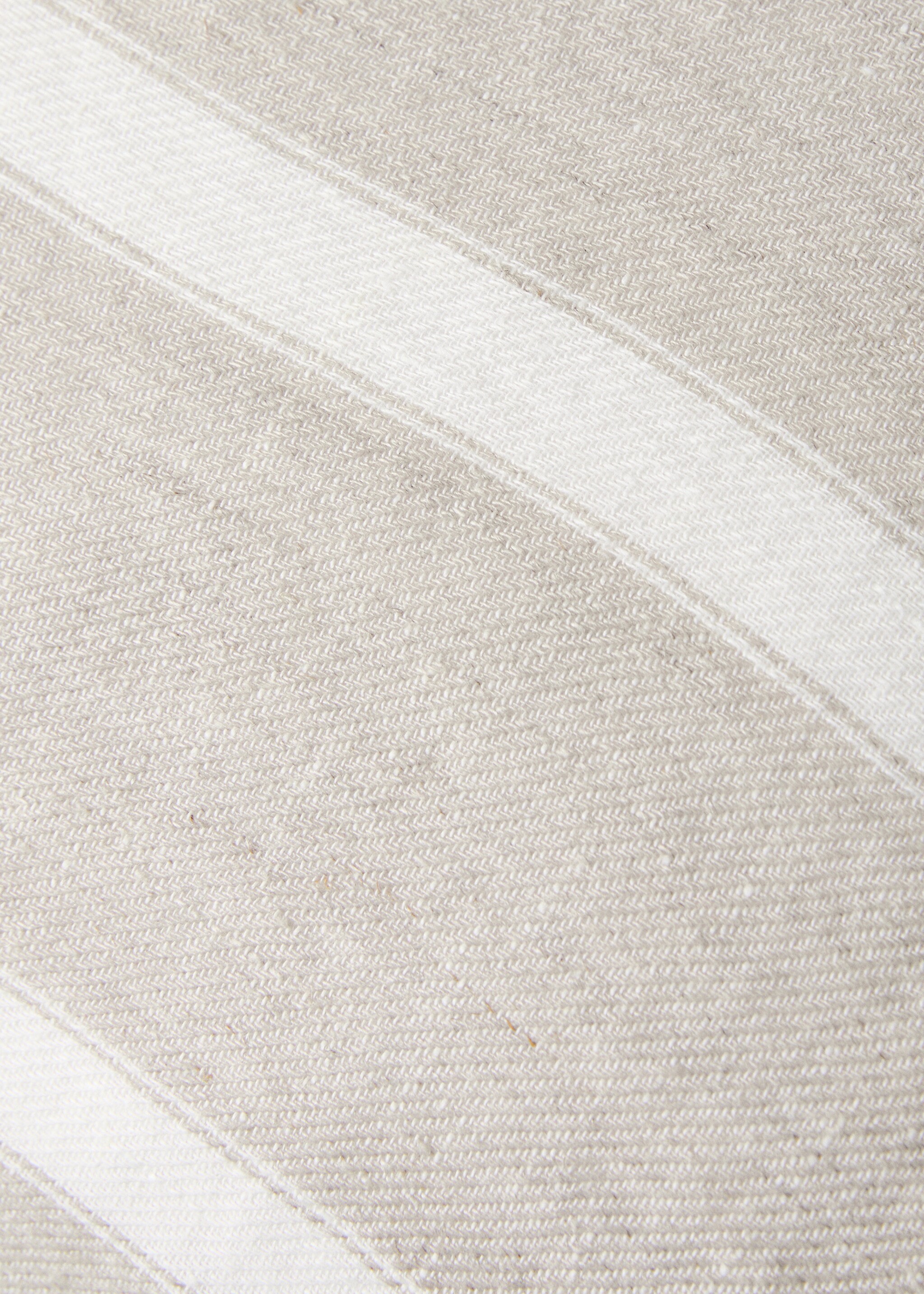 Kissenbezug aus Leinen mit Streifen und Reißverschlussdetail, 50 x 50 cm - Detail des Artikels 3, Sandfarben. Ref: 27073304-00.