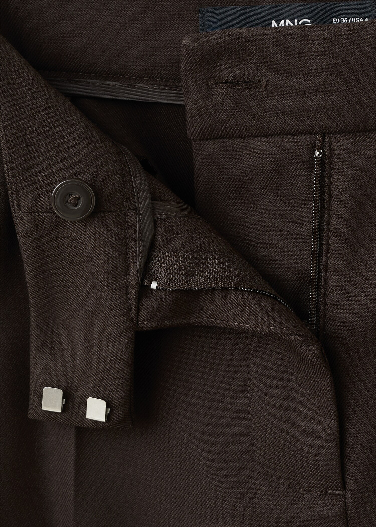 Wide-Leg-Hose mit mittlerer Bundhöhe und Bundfalten - Detail des Artikels 0