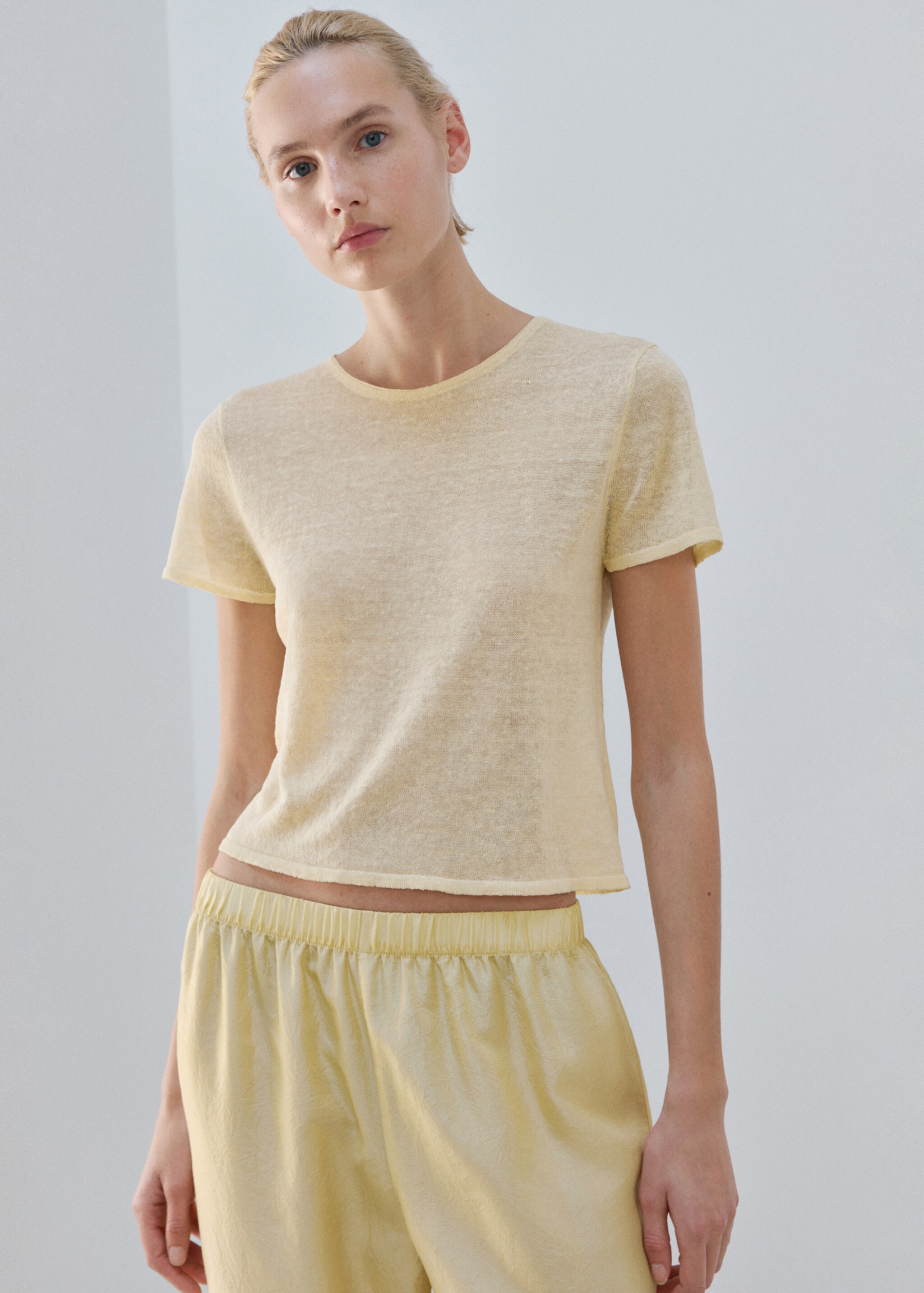 Camiseta manga corta mezcla lino pastel - Plano medio, Amarillo pastel. Ref: 27073314-00.