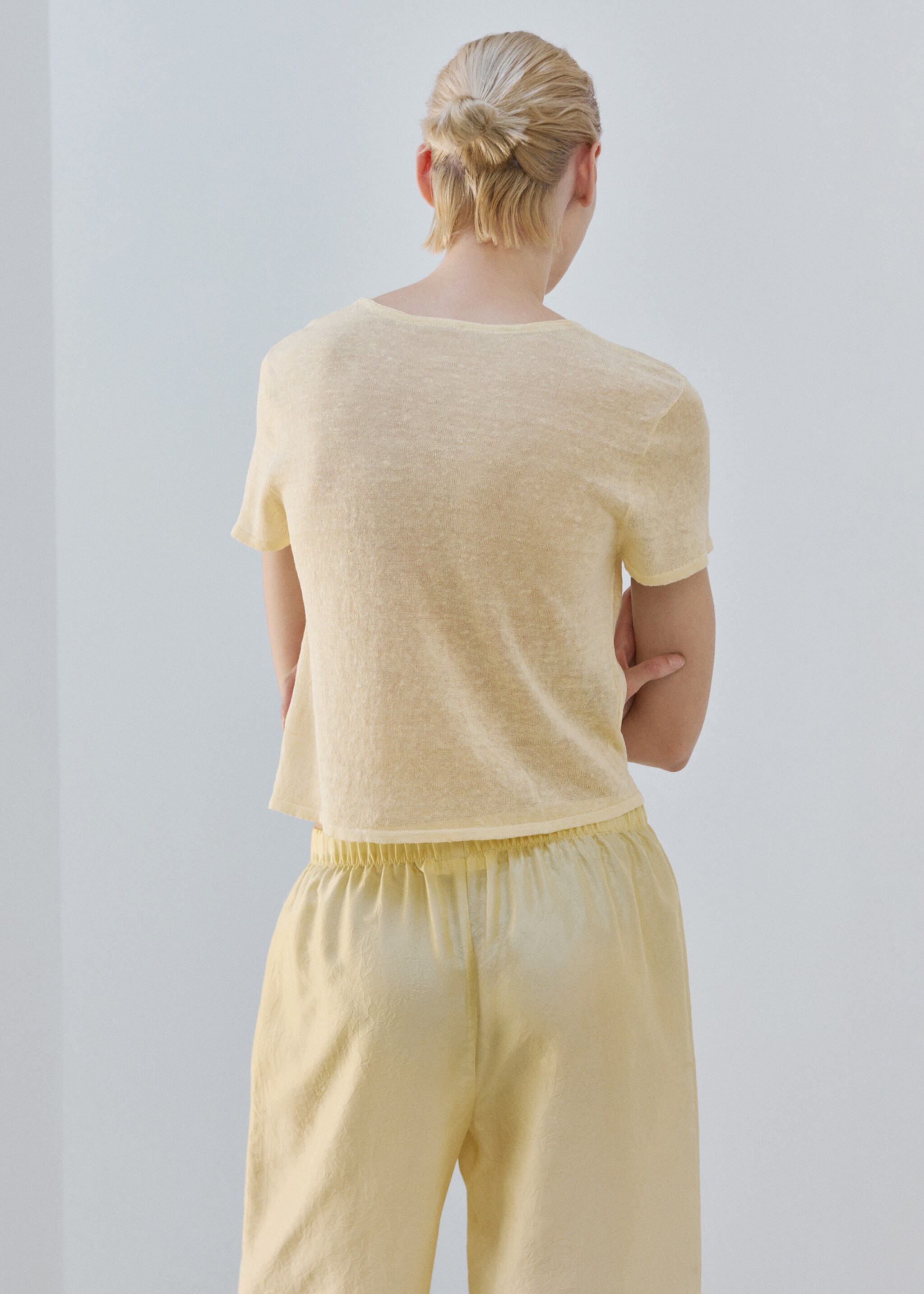 Camiseta manga corta mezcla lino pastel - Reverso del artículo, Amarillo pastel. Ref: 27073314-00.