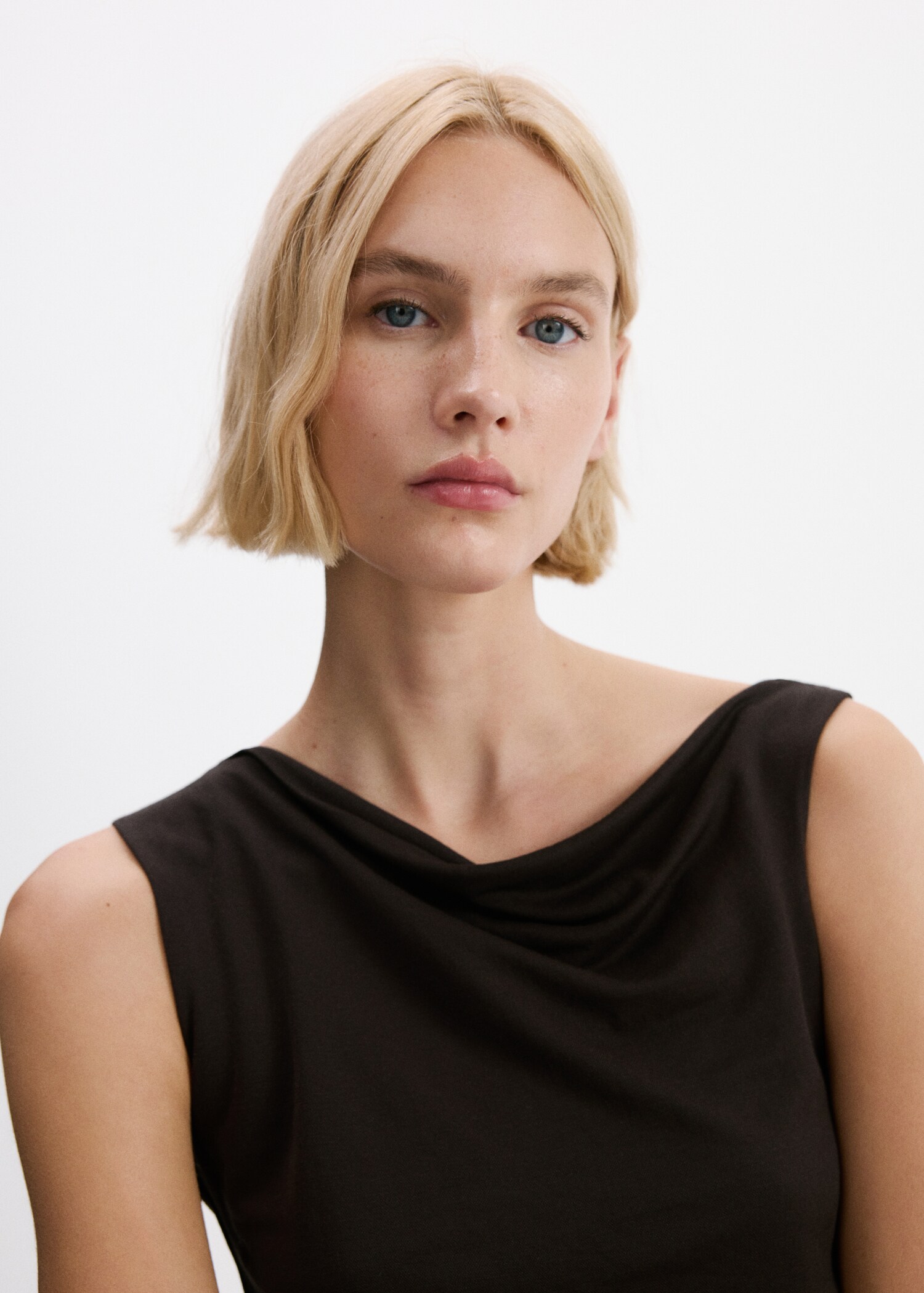 Top asimétrico cuello drapeado - Detalle del artículo 1