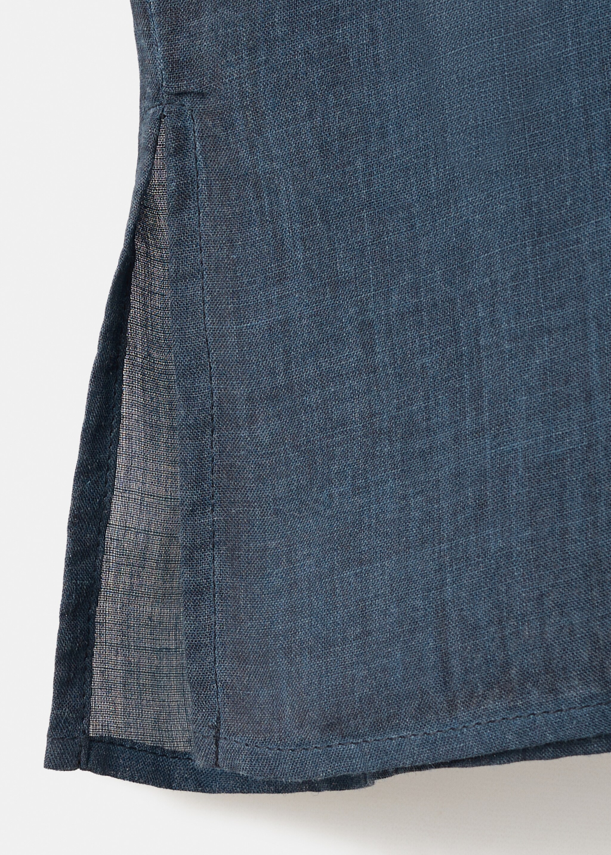 100% ramie kaftan with an overdyed effect - Details of the article 0, Ink Blue. Ref: 27073320-00.