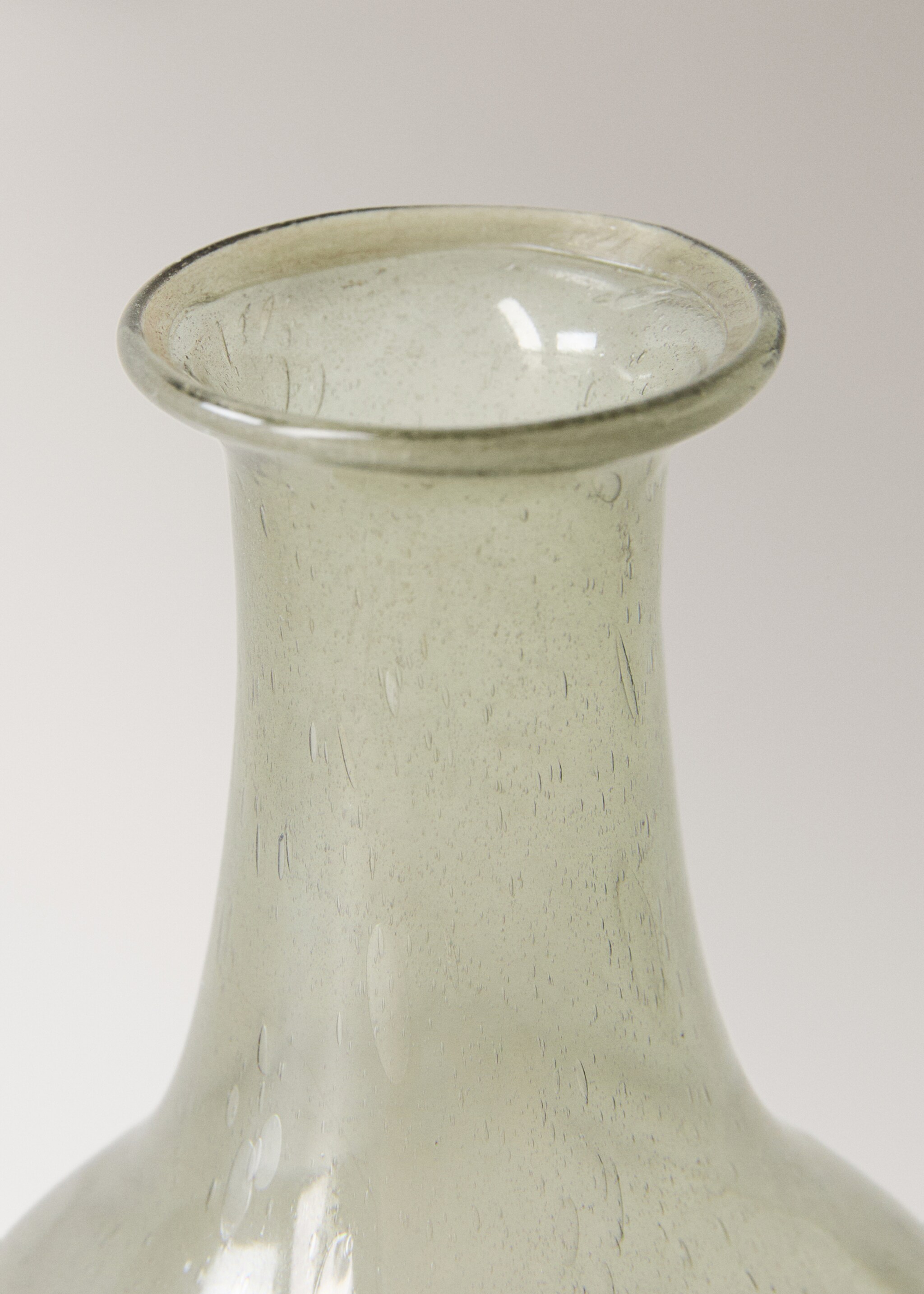Small bubble glass vase - Details of the article 1, Olive Green. Ref: 27073321-00.