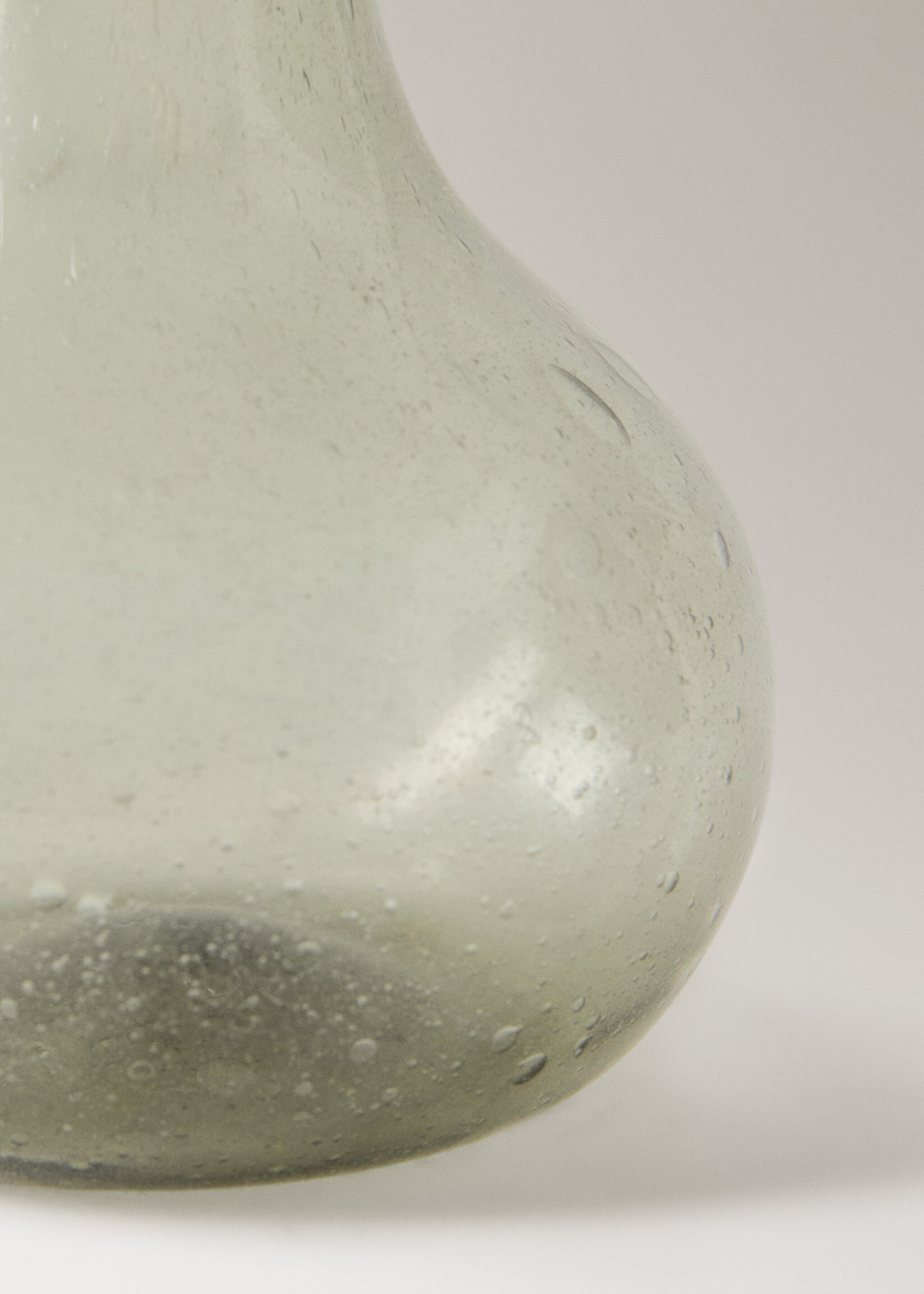 Small bubble glass vase - Details of the article 2, Olive Green. Ref: 27073321-00.