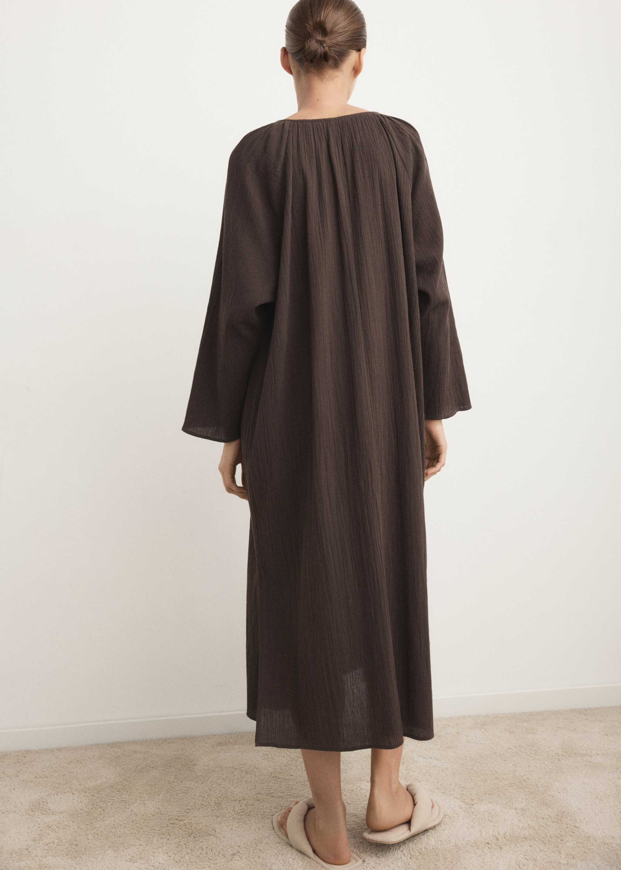 Cheesecloth nightdress - Reverse of the article, Chocolate. Ref: 27073329-00.