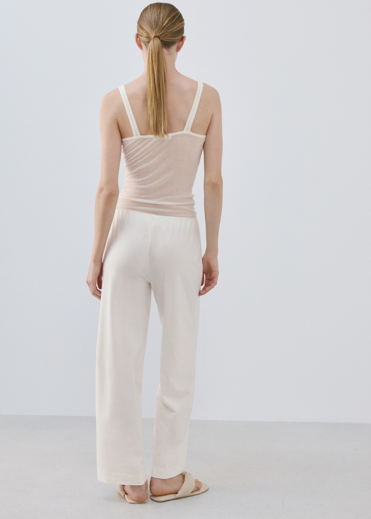 Light cotton trousers - Reverse of the article