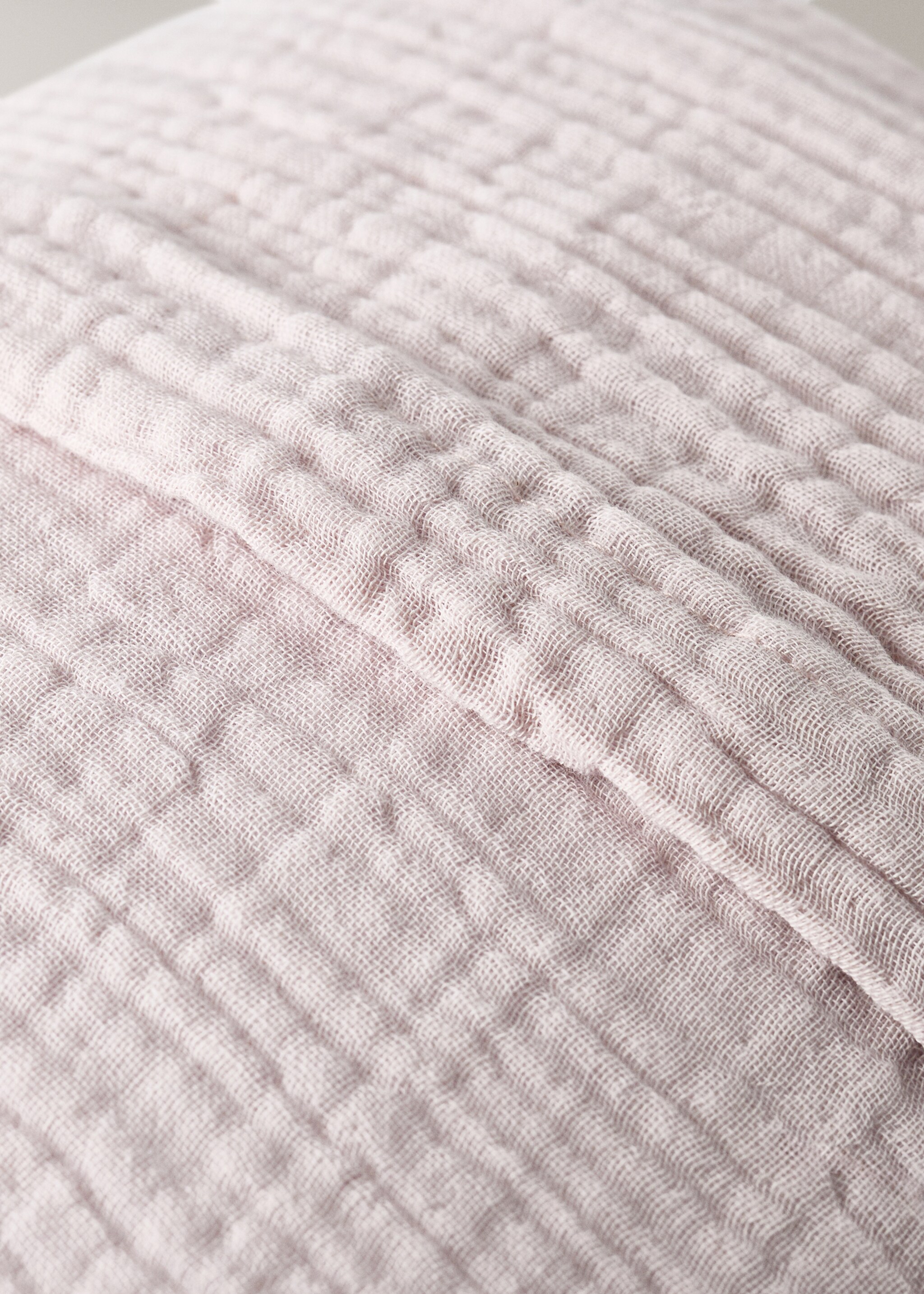 Housse de coussin enfant en gaze de coton teint en pièce, 30 x 40 cm - Détail de l'article 2, Lilas. Ref: 27073338-00.