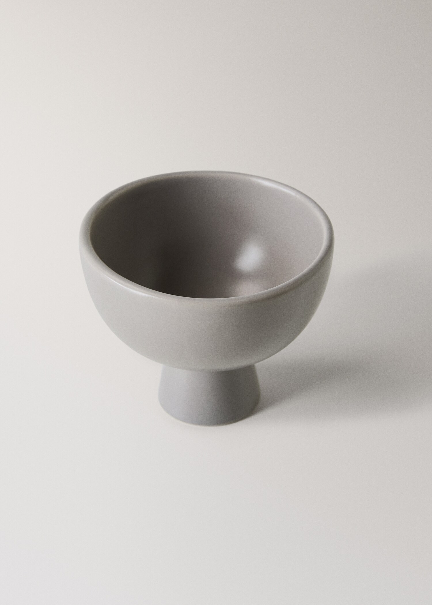 Small decorative footed bowl - Details of the article 1