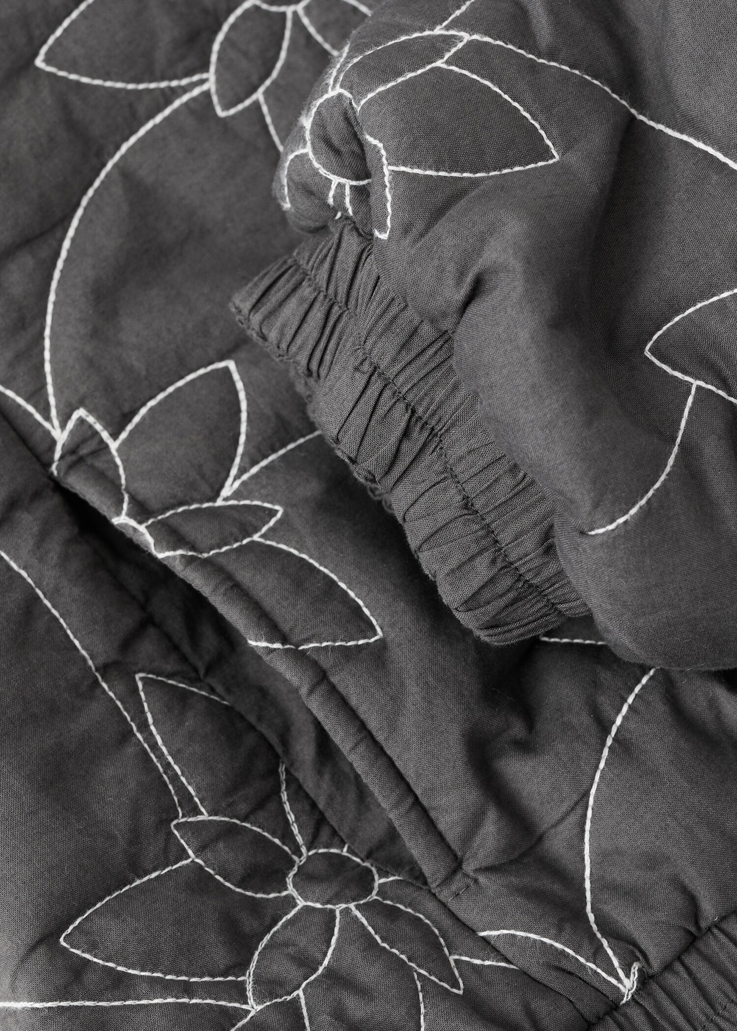 Embroidered quilted jacket - Details of the article 0