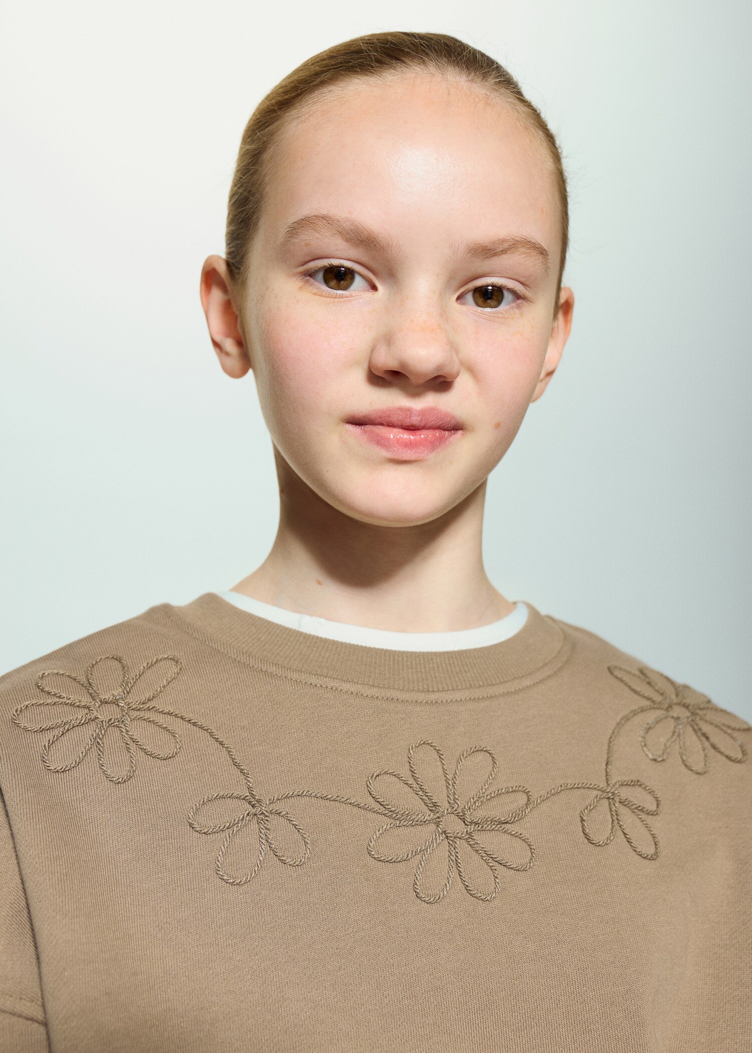 Embroidered detail cotton sweatshirt - Details of the article 1