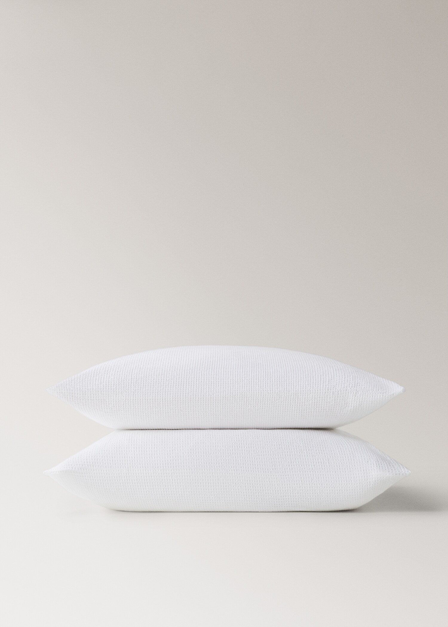 Δύο μαξιλαροθήκες βαμβάκι garment-dyed mini waffle για κρεβάτι 60x60 εκ - Λεπτομέρεια του προϊόντος 1