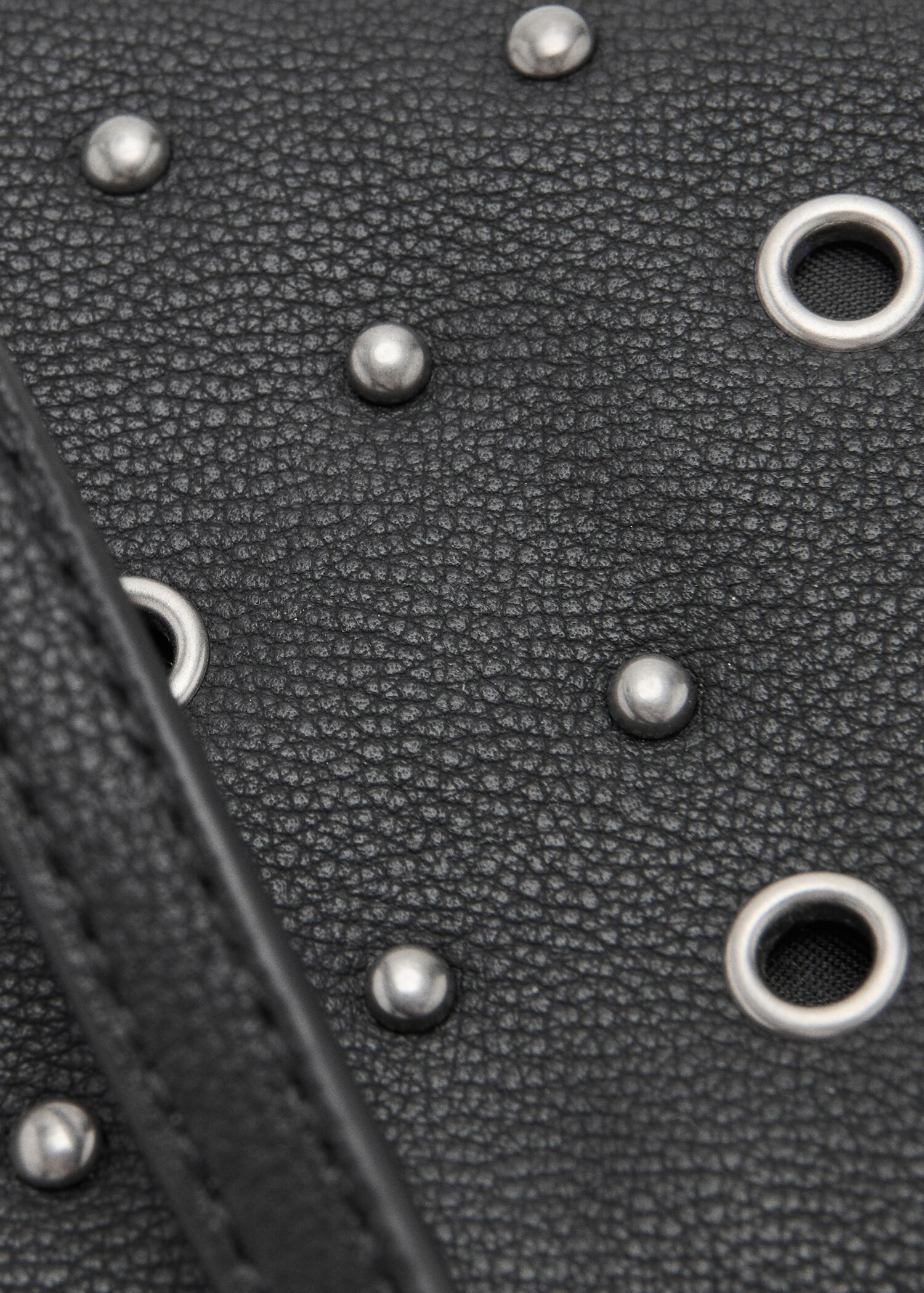 Studded clutch bag - Details of the article 2